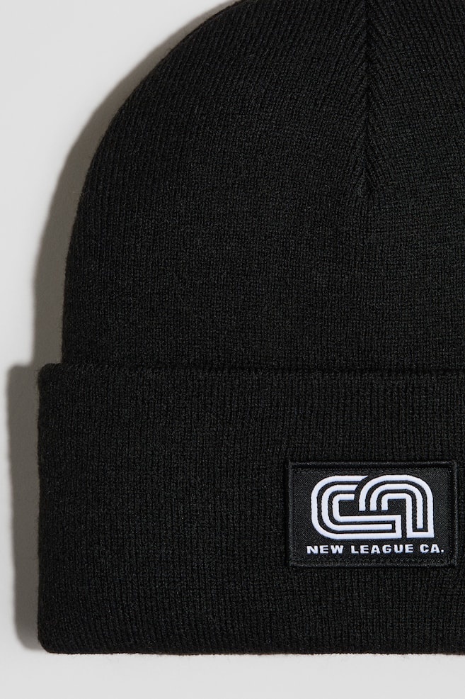 Appliquéd Beanie - Black/New League - 2
