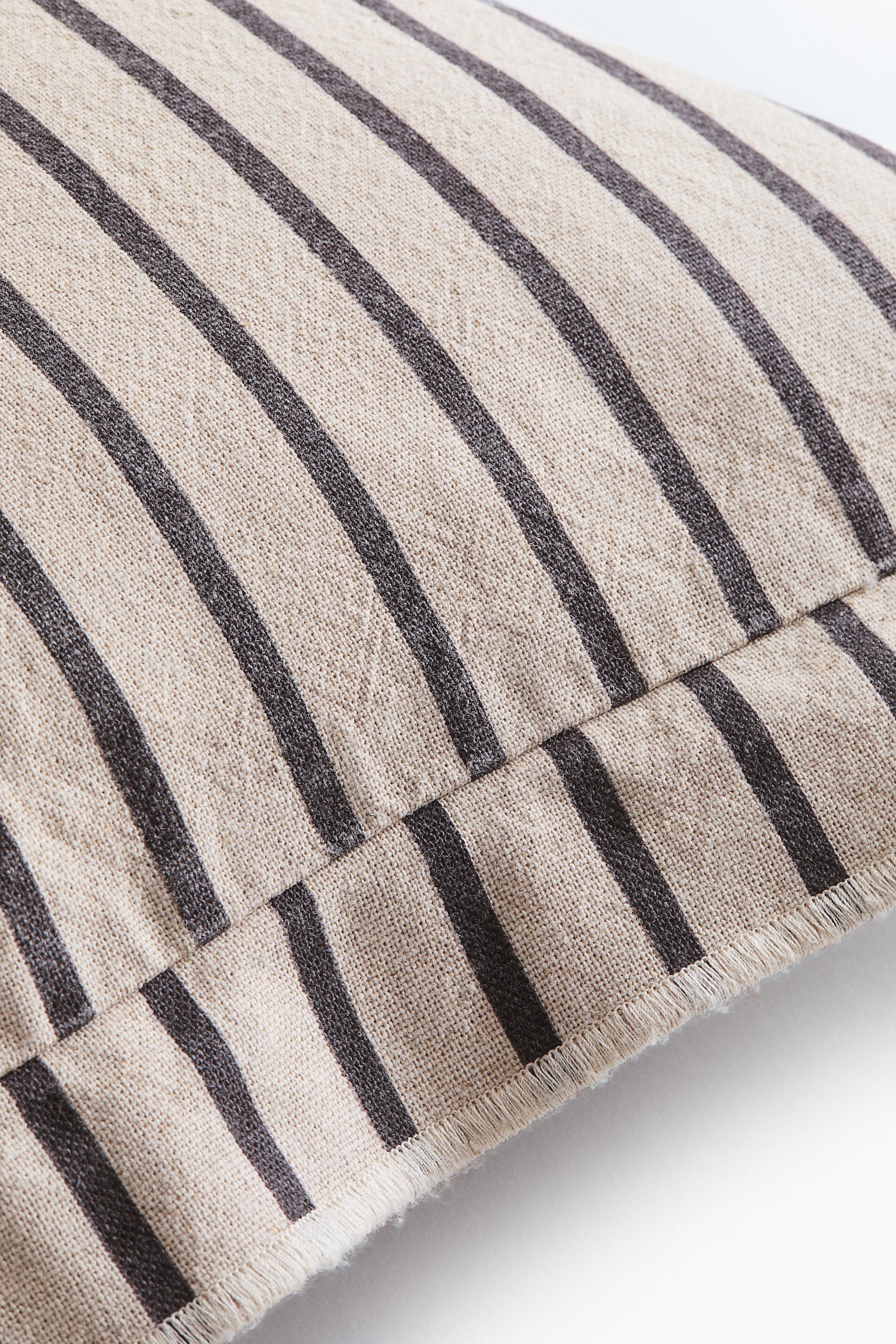 Linen-blend cushion cover - 3