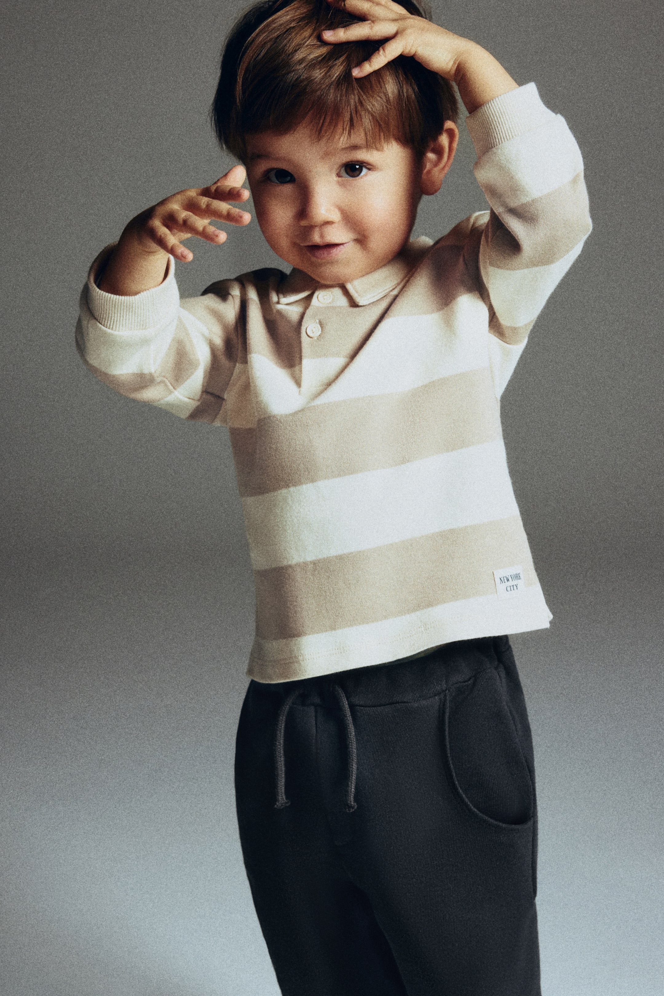 Ver imagen más grande: Joggers en tejido sudadera - Gris oscuro - NIÑOS | H&M ES 2