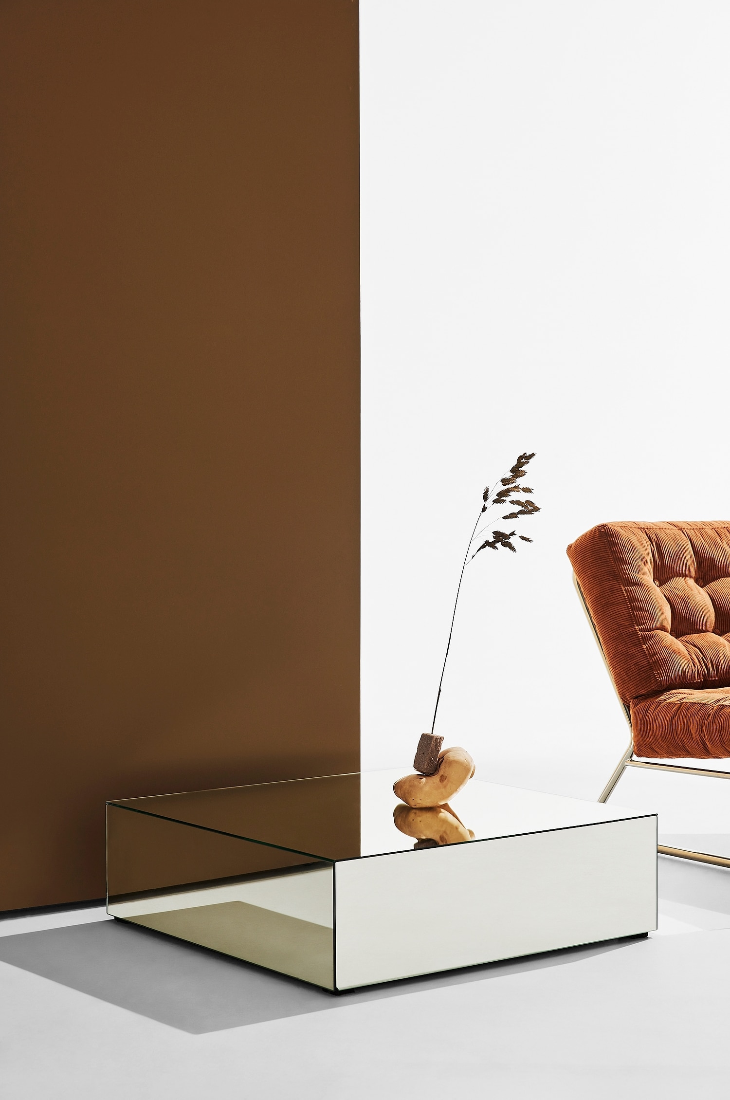 Ponti Table In Reflective Glass. - Mirror Glass