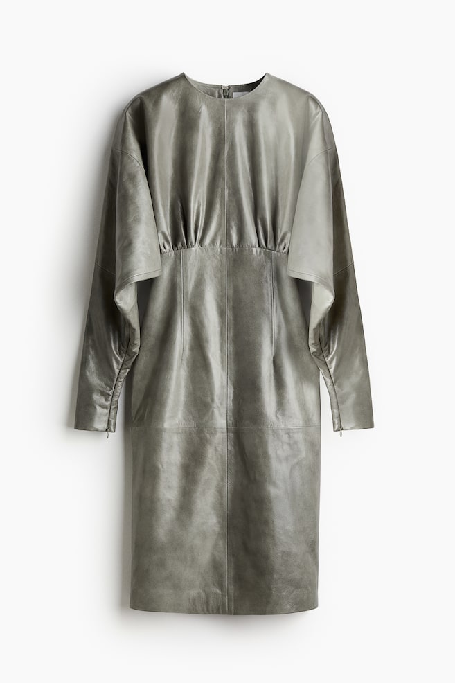 Vestido de piel con mangas murciélago - Gris claro - 1