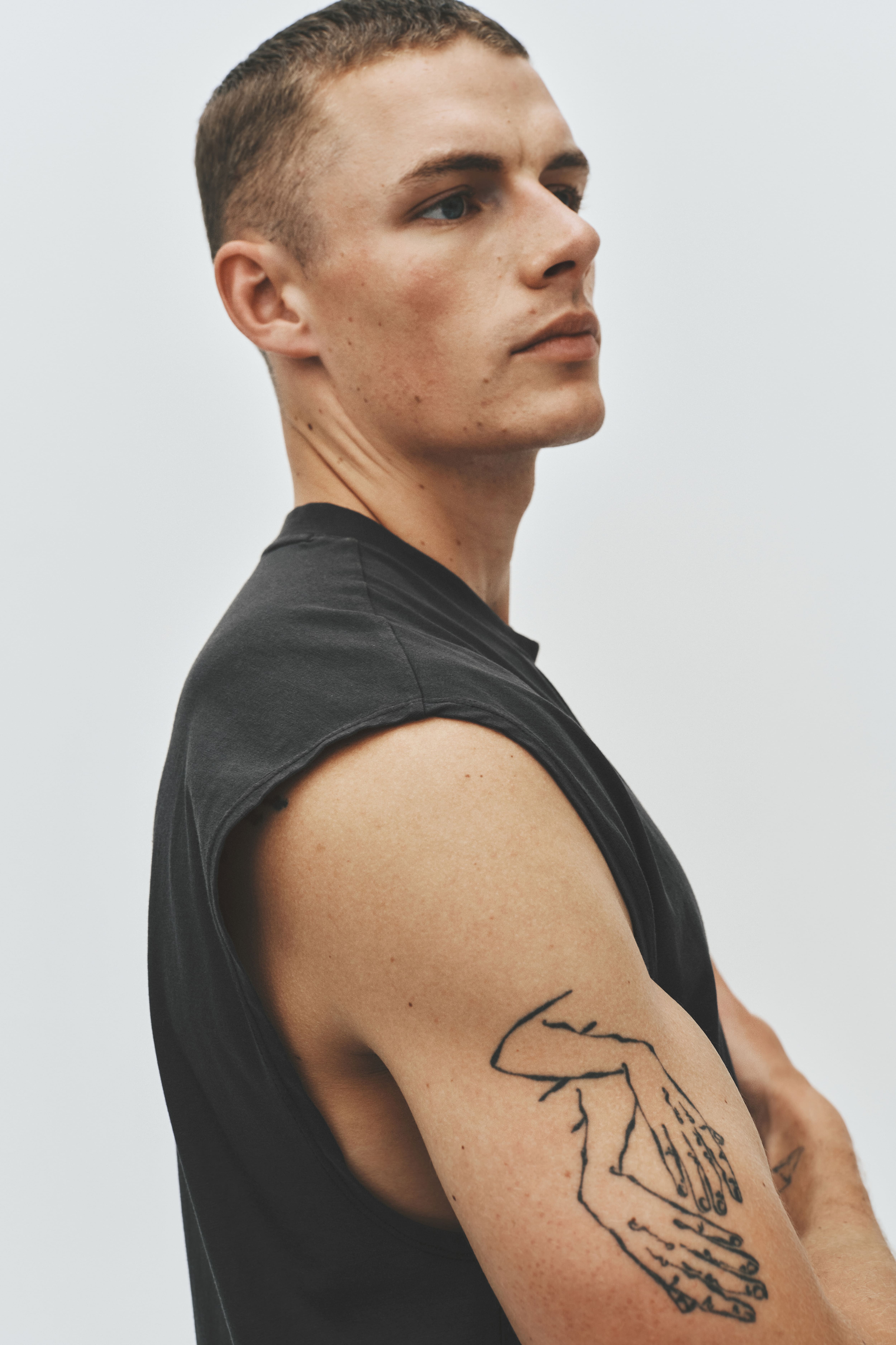 Loose-Fit Sports Tank Top with DryMove™