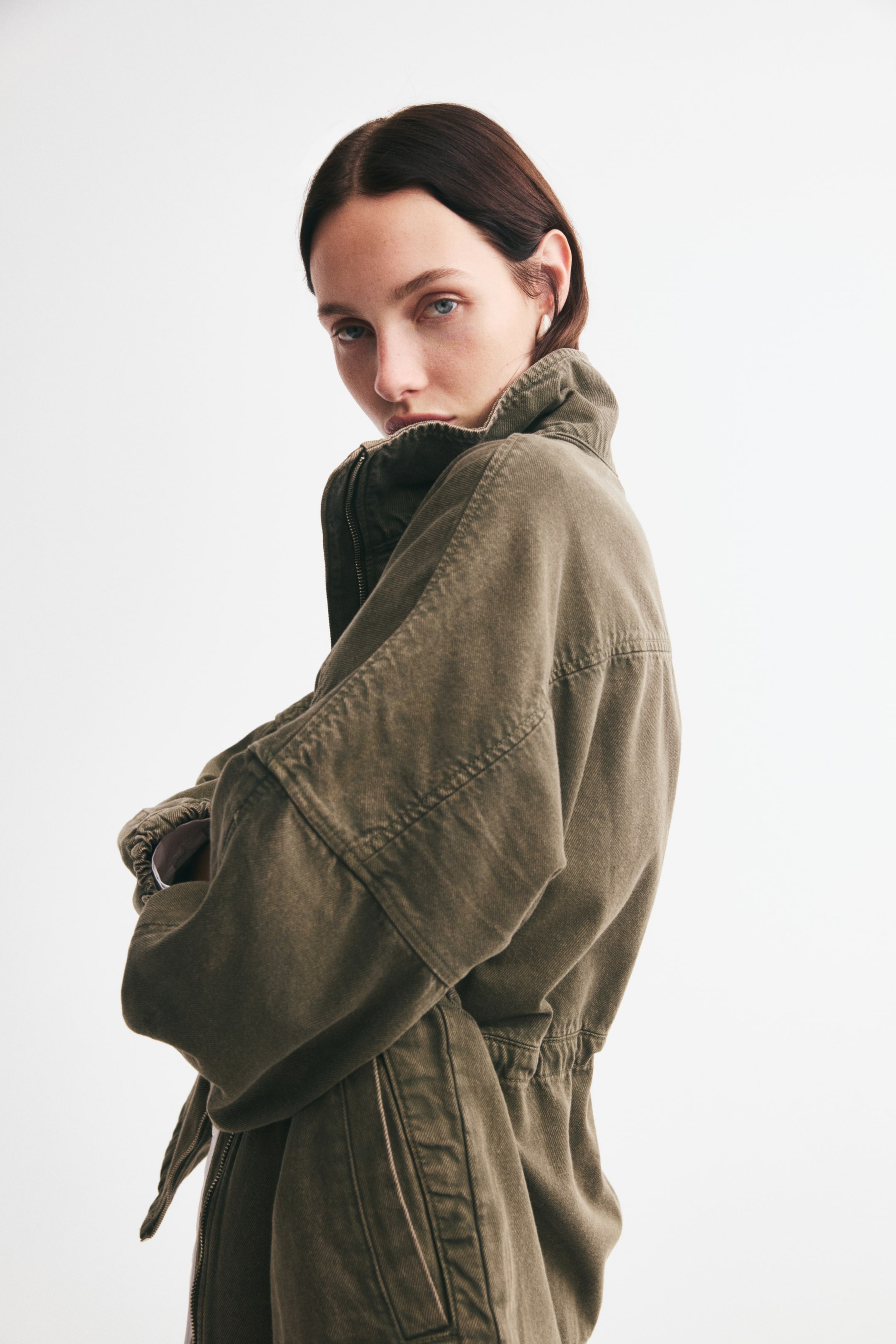 Женские куртки H&M Oversized Cotton Denim Jacket — фото 6