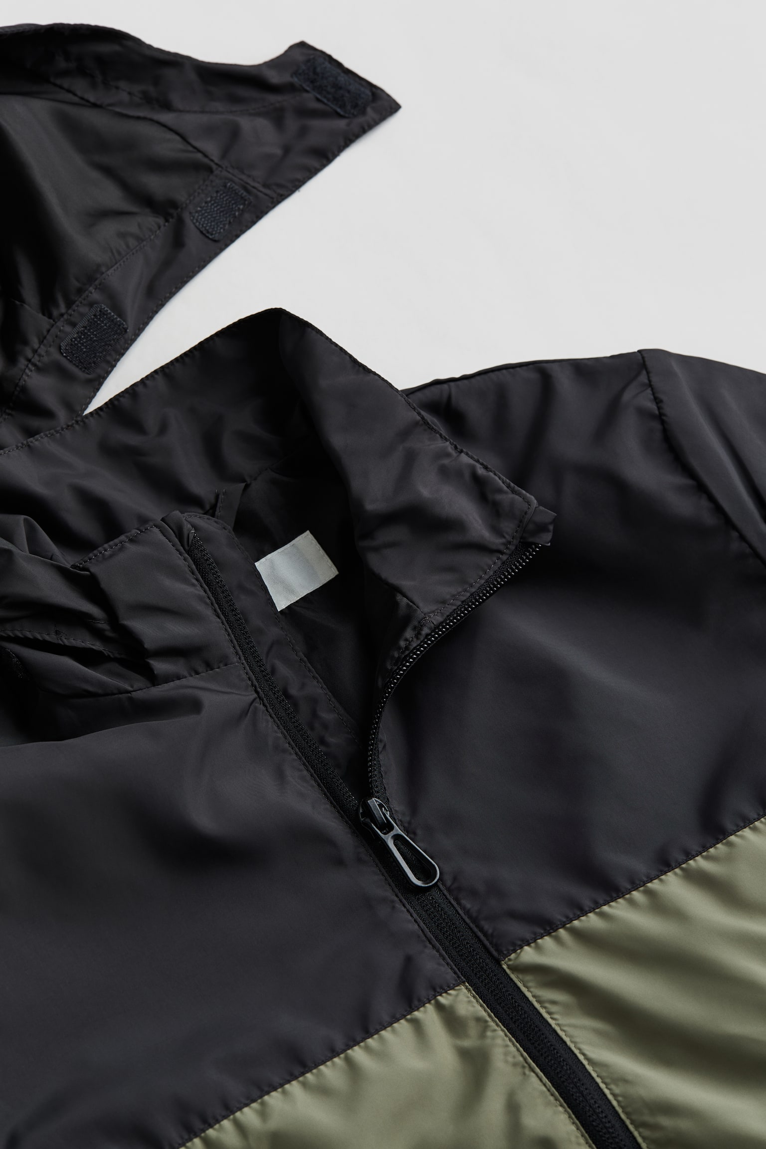 Hooded Windbreaker - Black/Khaki green/Navy blue - 6