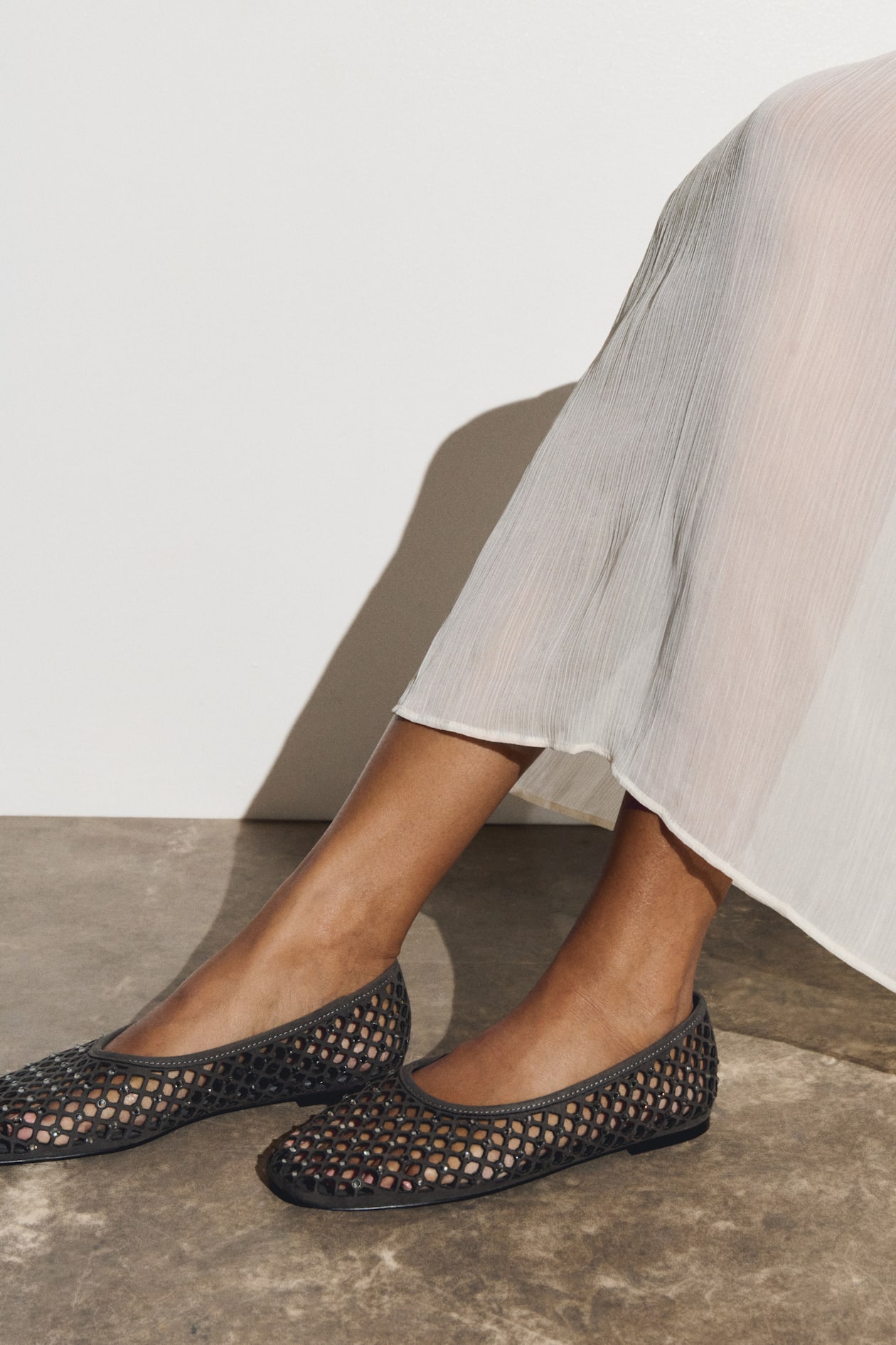 Rhinestone-Embellished Flats - Dark gray - Ladies | H&M US