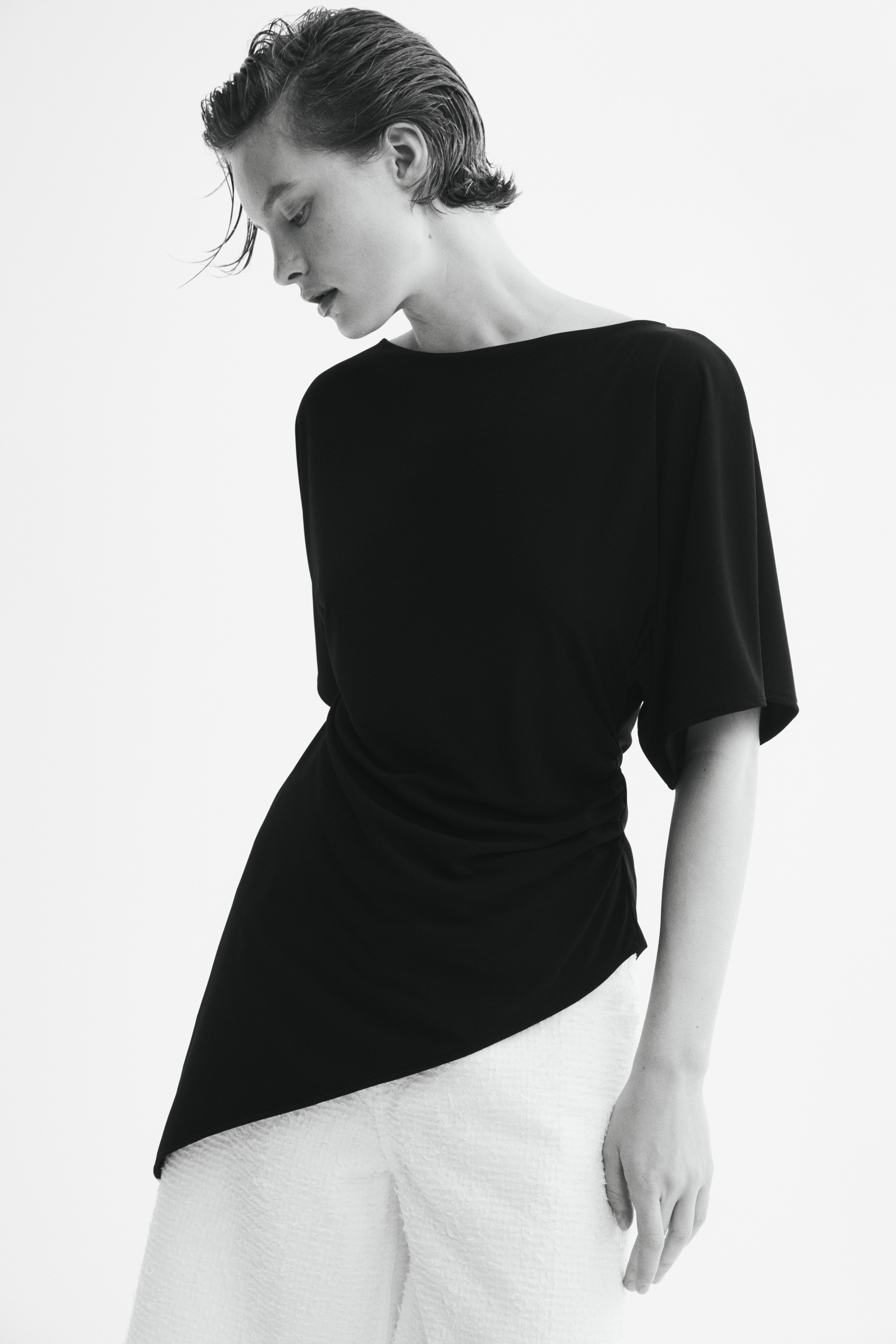 Bluza asimetričnog kroja s leptir-rukavima - Crna/Krem