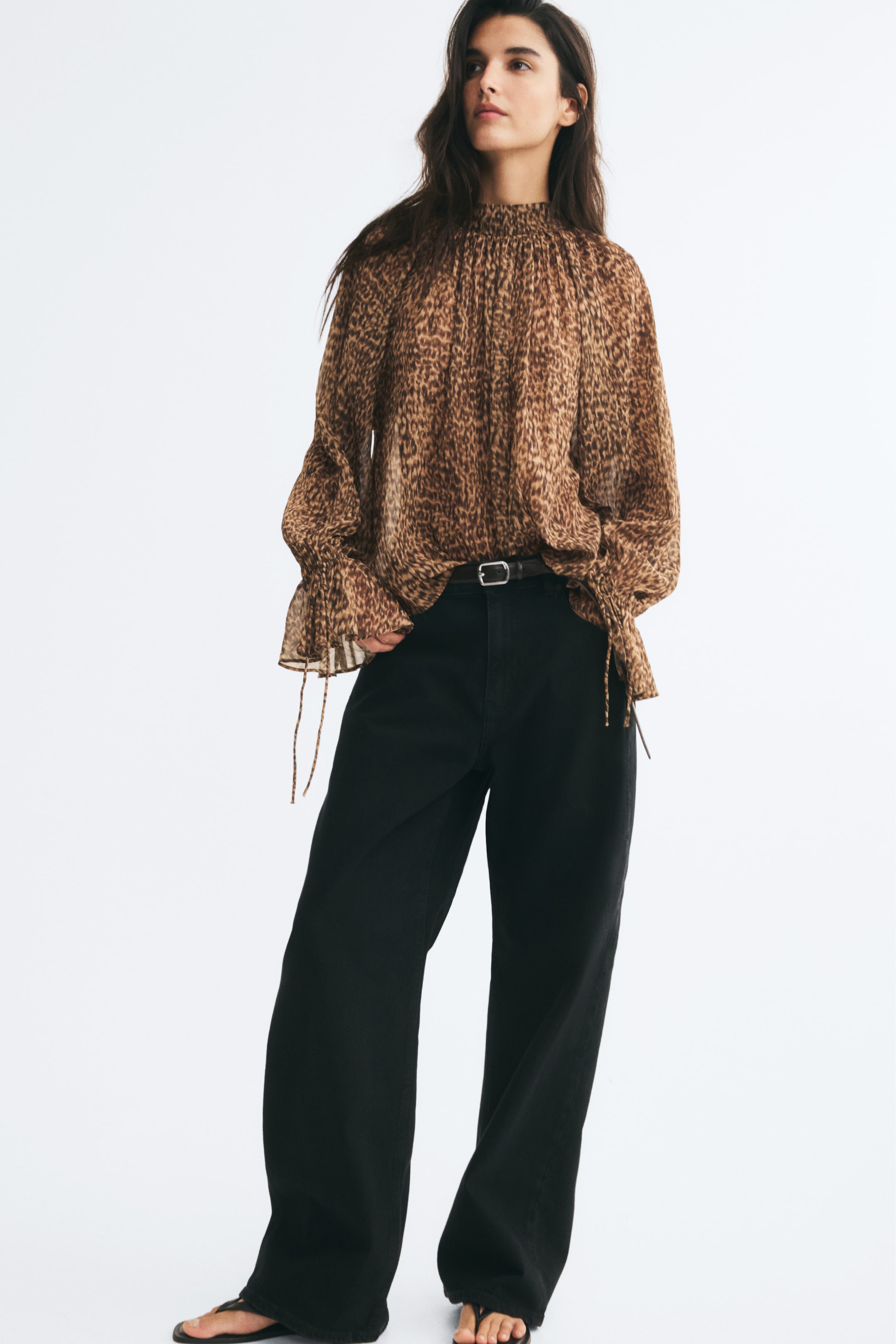 Blouse en mousseline avec détails à nouer