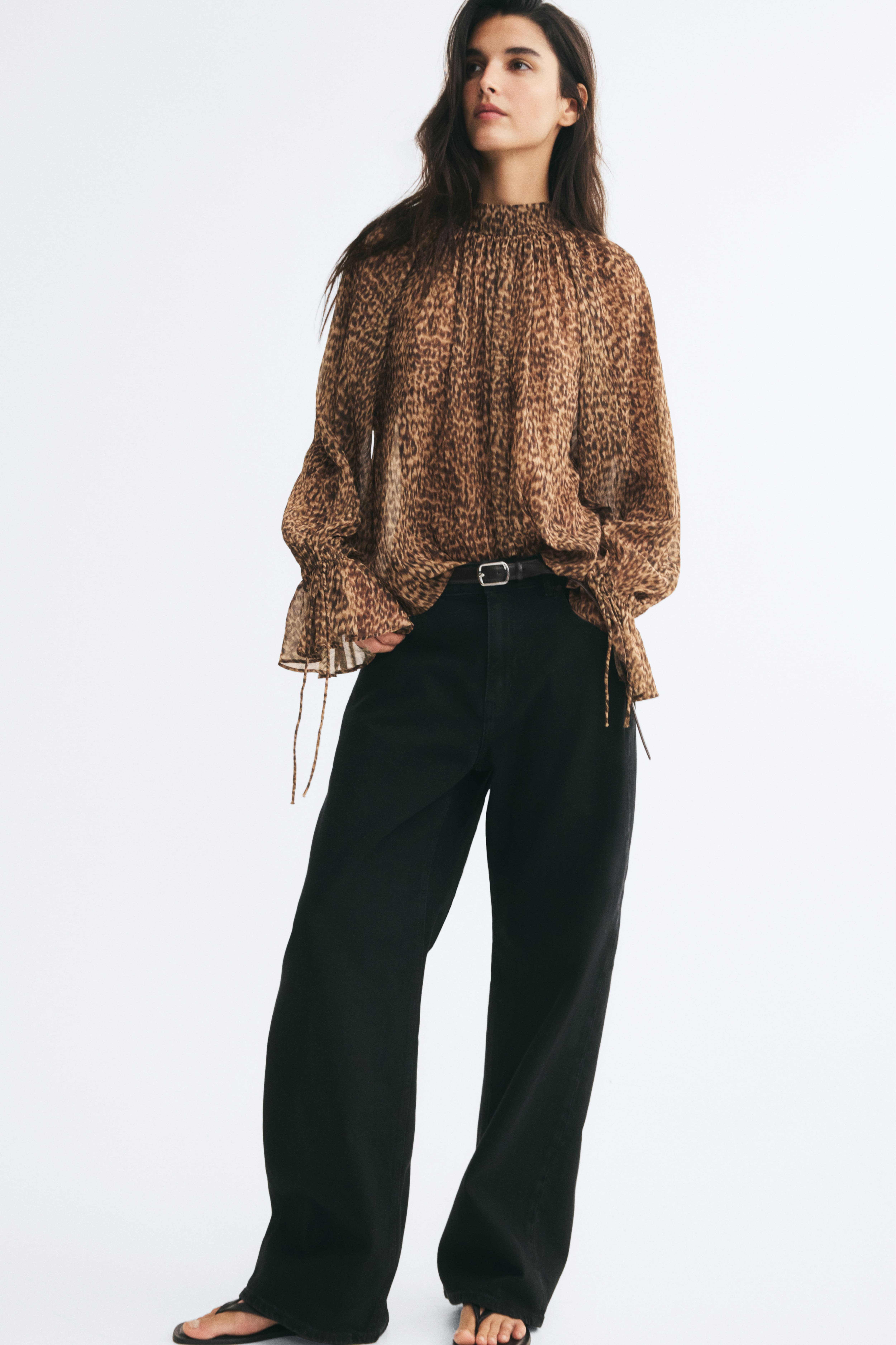 Blouse en mousseline avec détails à nouer