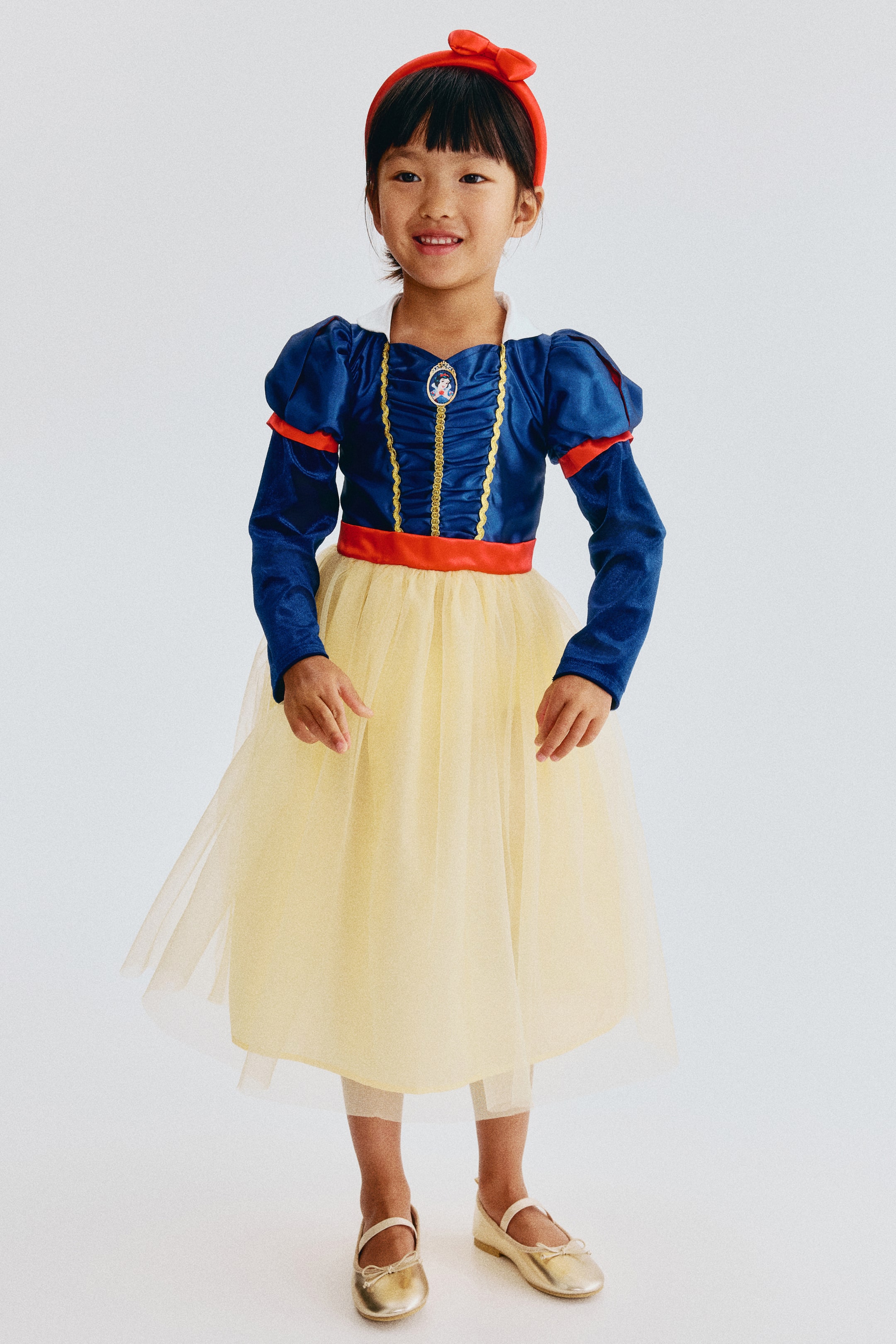 View larger image: Princess fancy dress costume - Yellow/Snow White - Kids | H&M 1
