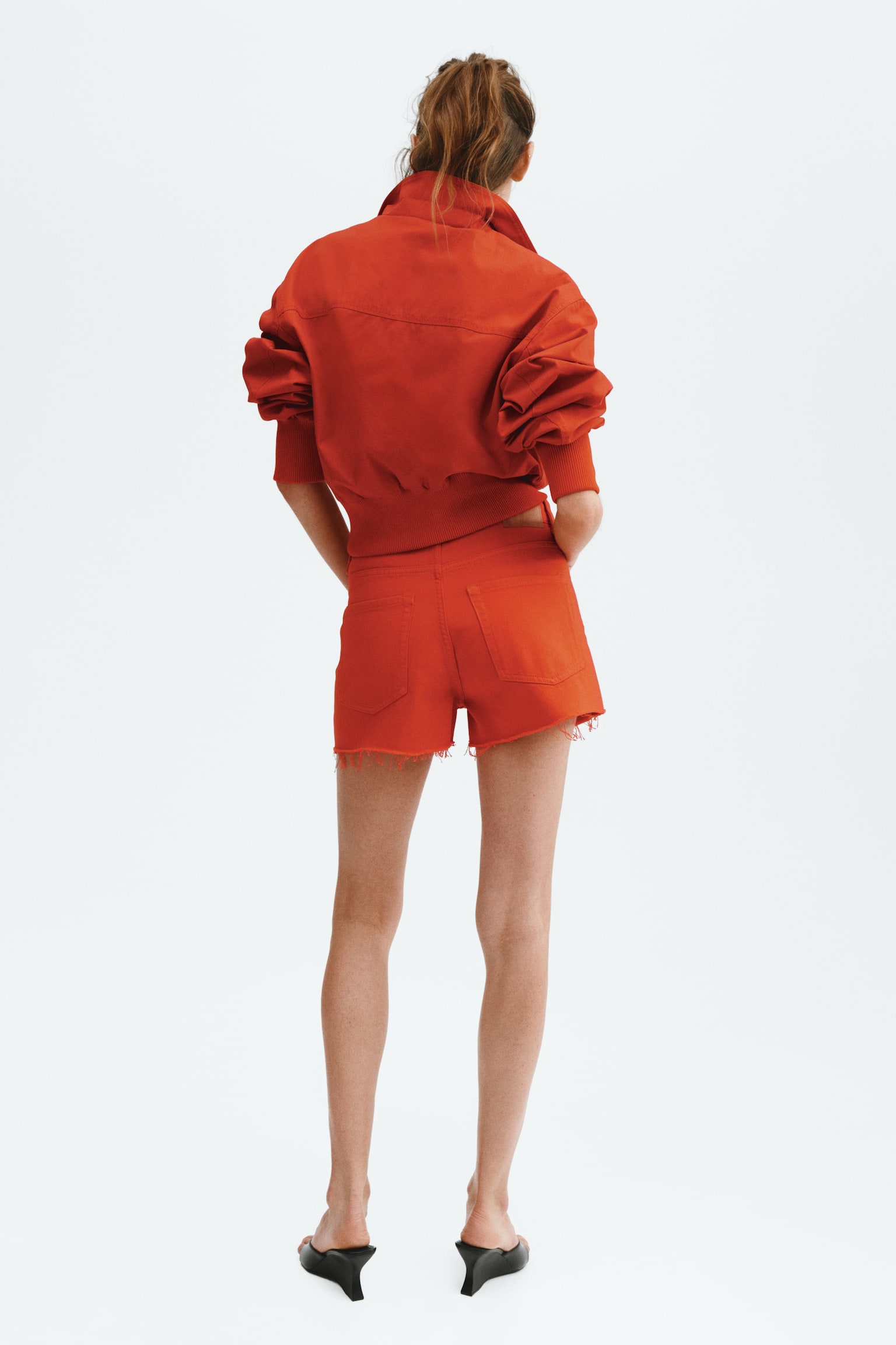 Raw-edge denim shorts - Red - 5