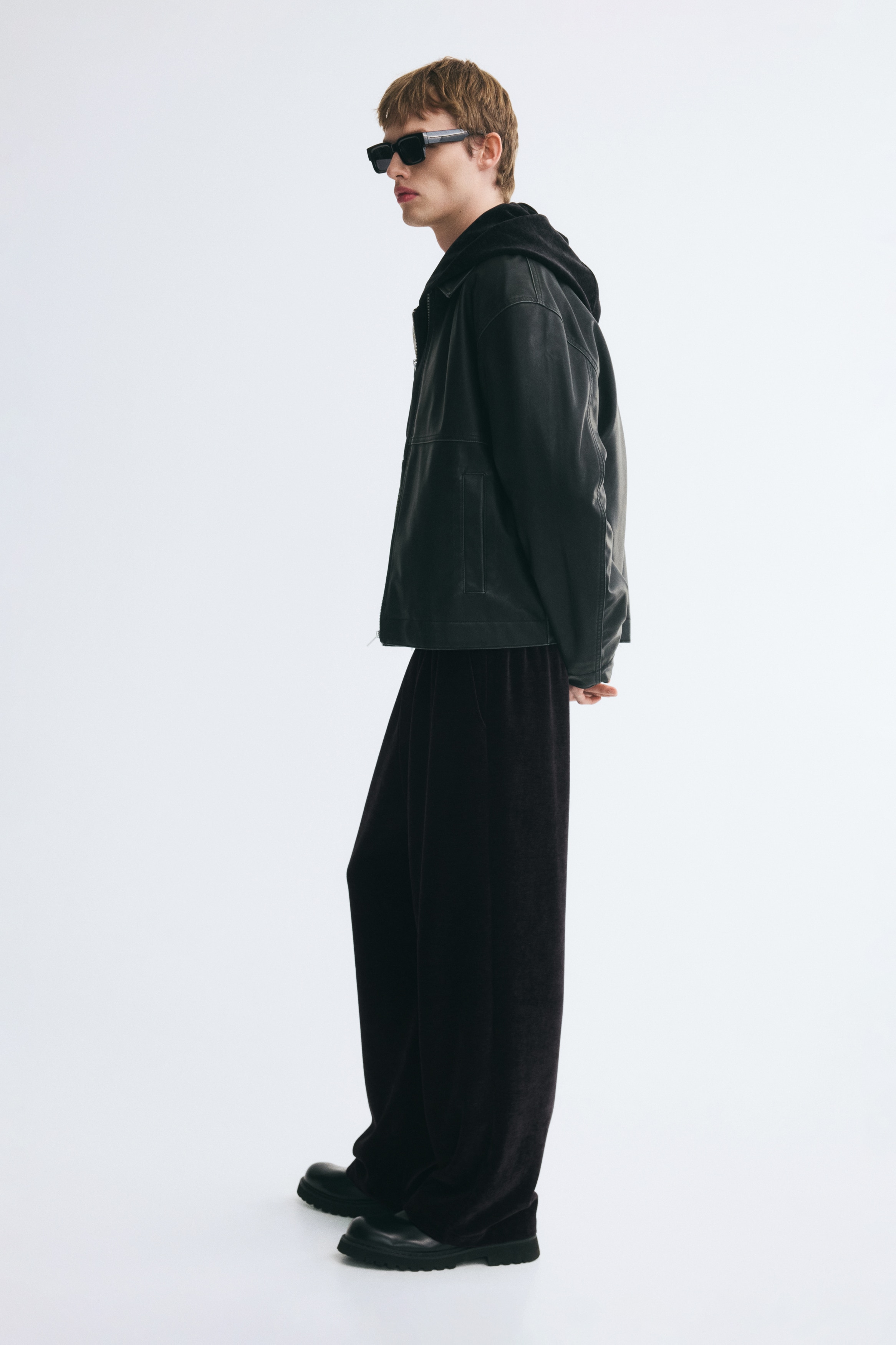リラックスフィット ベロアパンツ - ブラック - Men | H&M JP