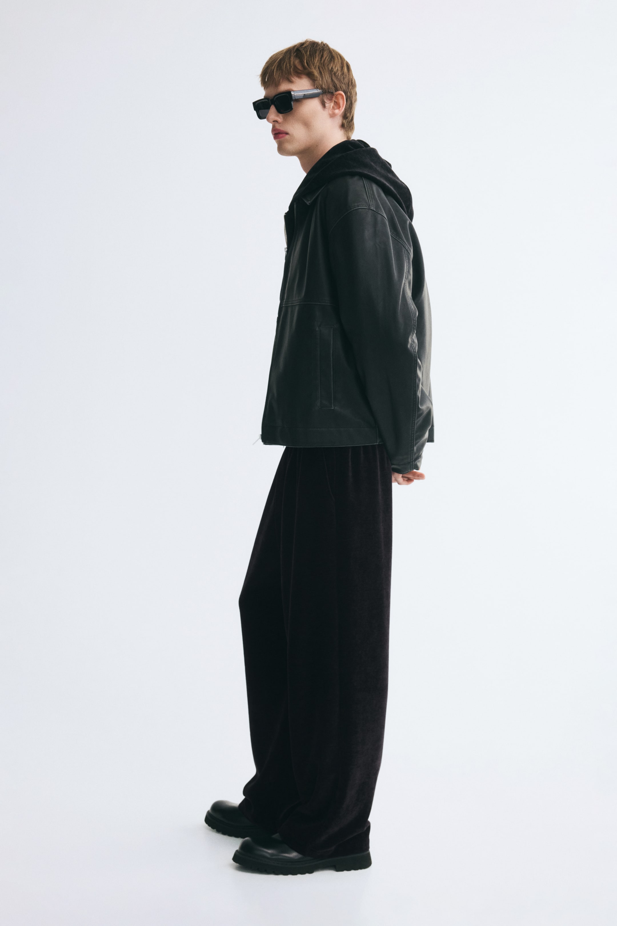 Relaxed Fit Velour sweatpants