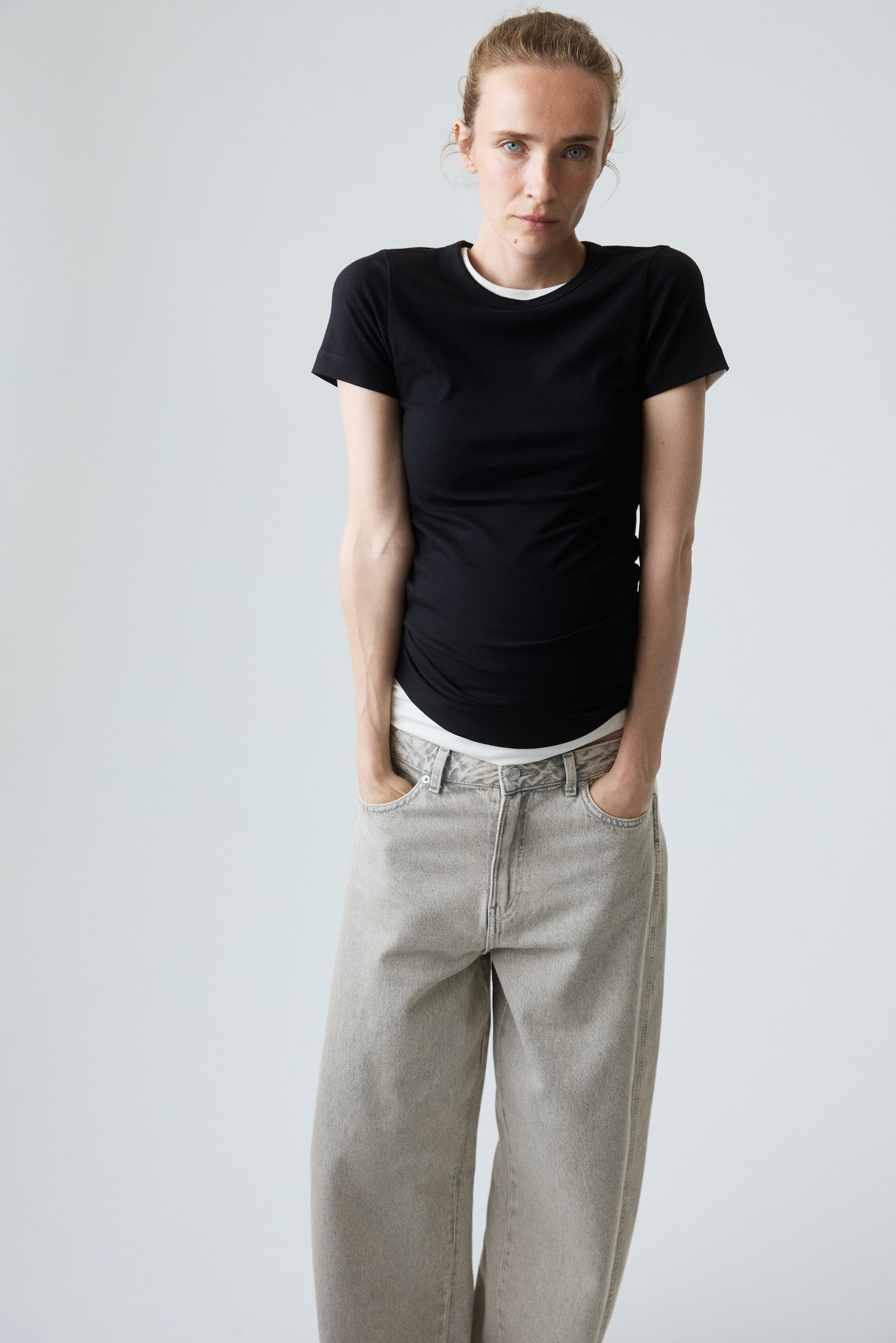 Женские футболки H&M Mama 2-Pack Ribbed T-Shirts, цвет: Чёрный / Кремовый — фото 4