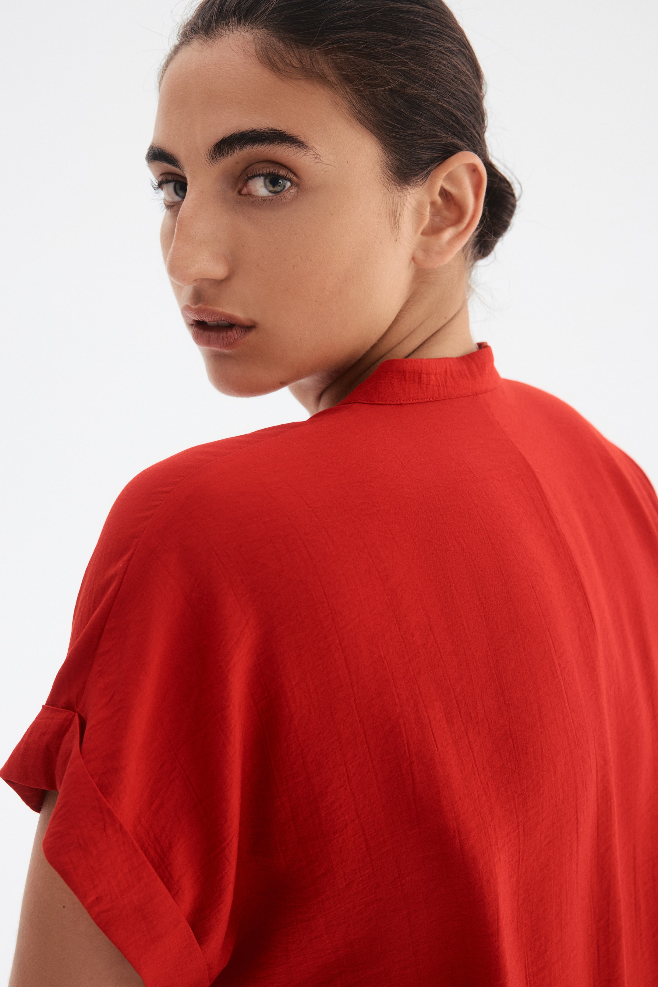 Agrandir l'image: Robe tunique froissée - Rouge vif - FEMME | H&M FR 4