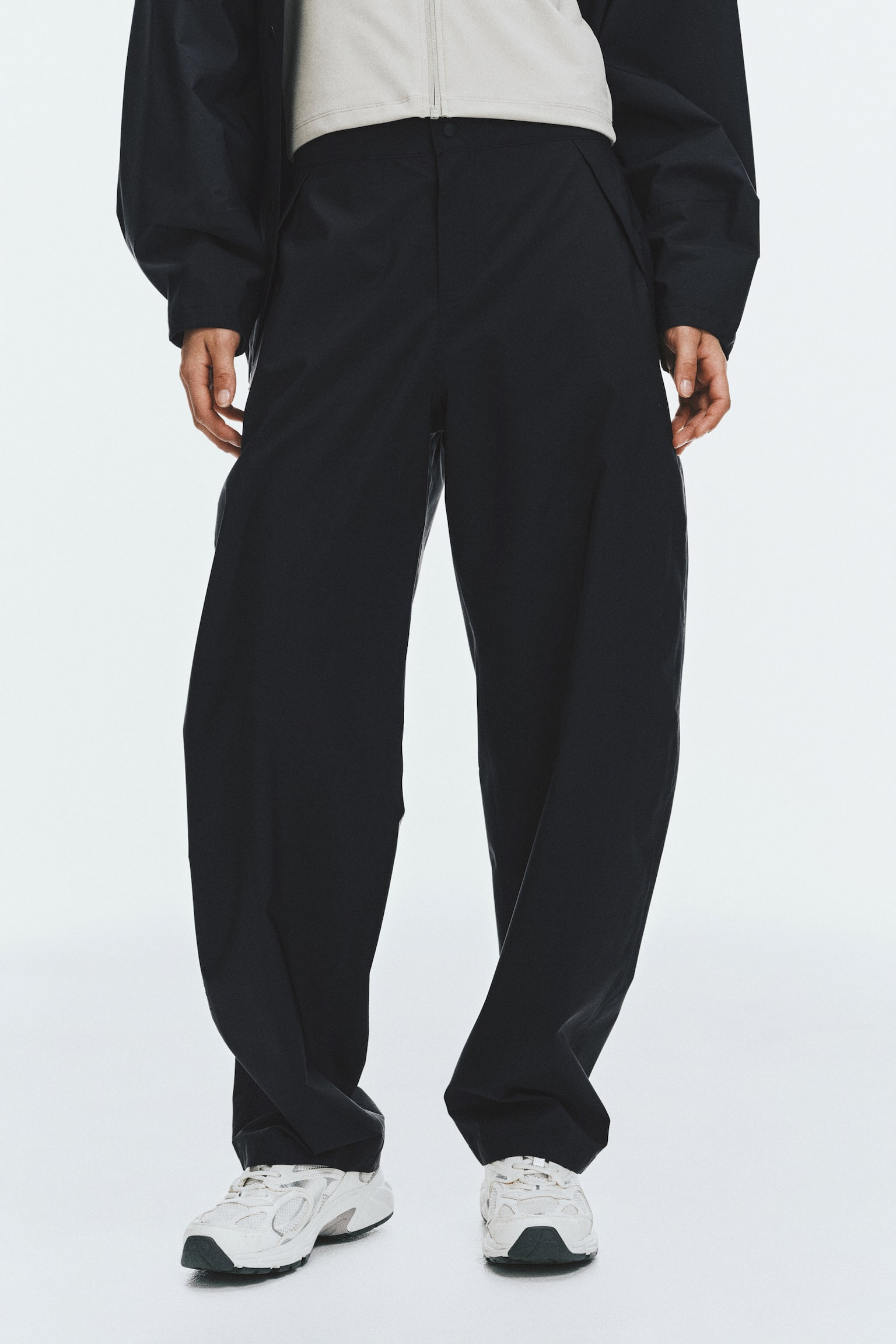 Женские брюки H&M Barrel-Leg Rain Pants with StormMove™, цвет: Чёрный — фото 3