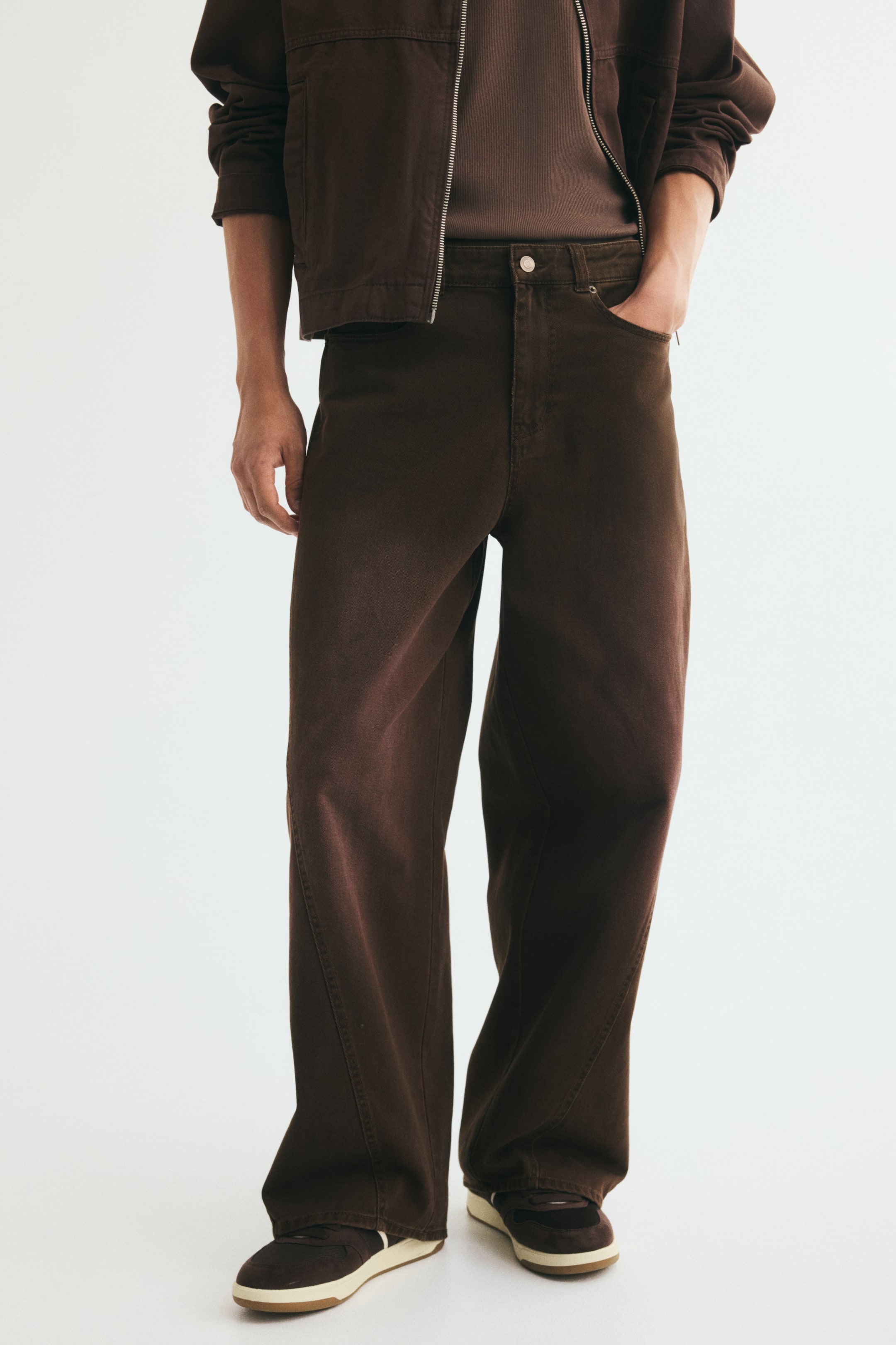 Loose-Fit Wide-Leg Twisted-Seam Jeans