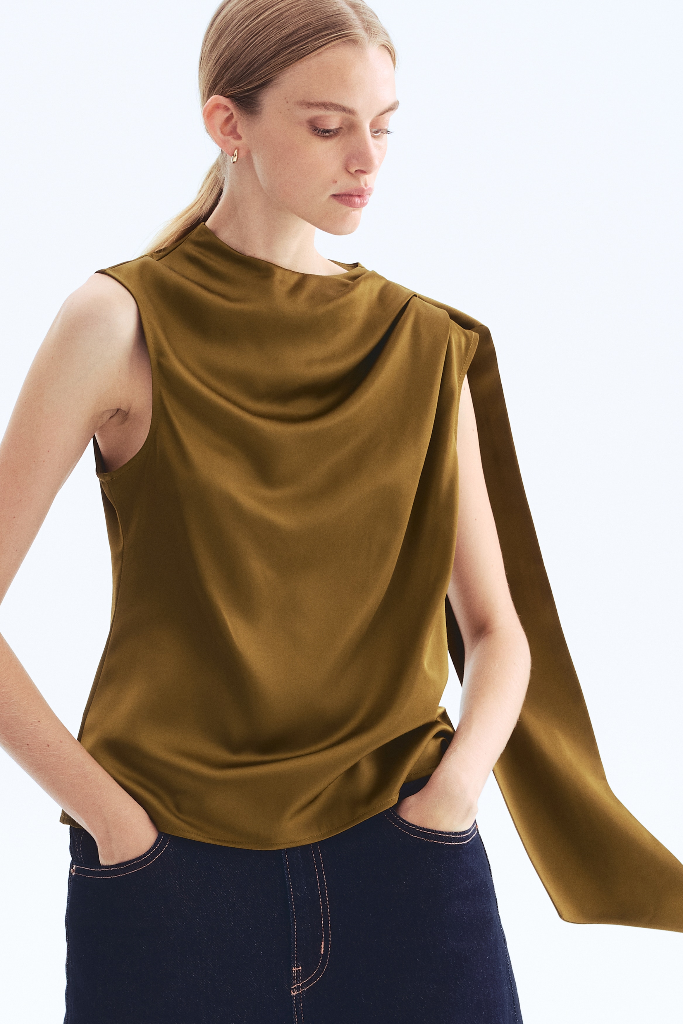 Nariasená saténová blúzka - Zlatistá olivová