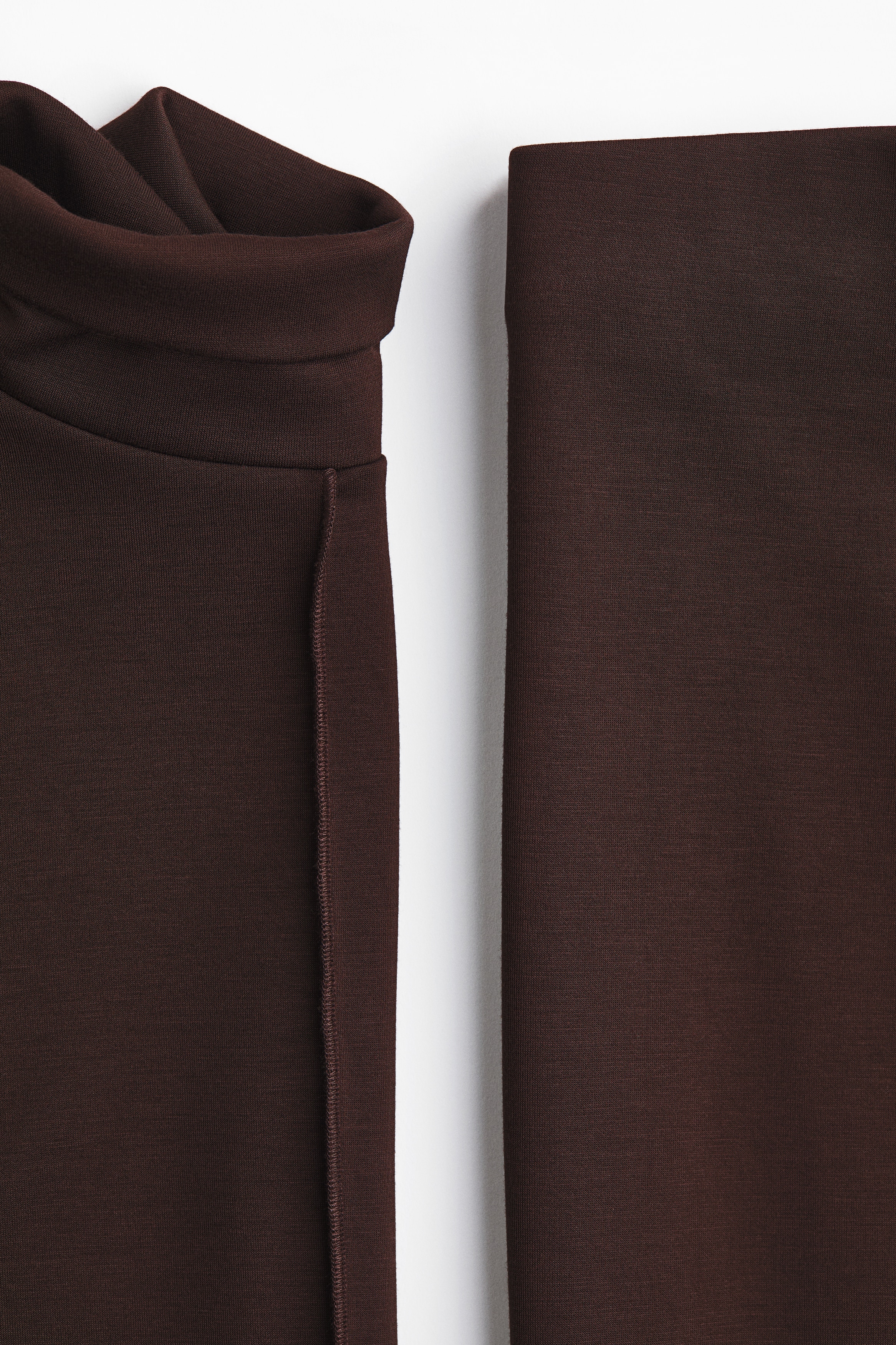 2-piece top and trousers set