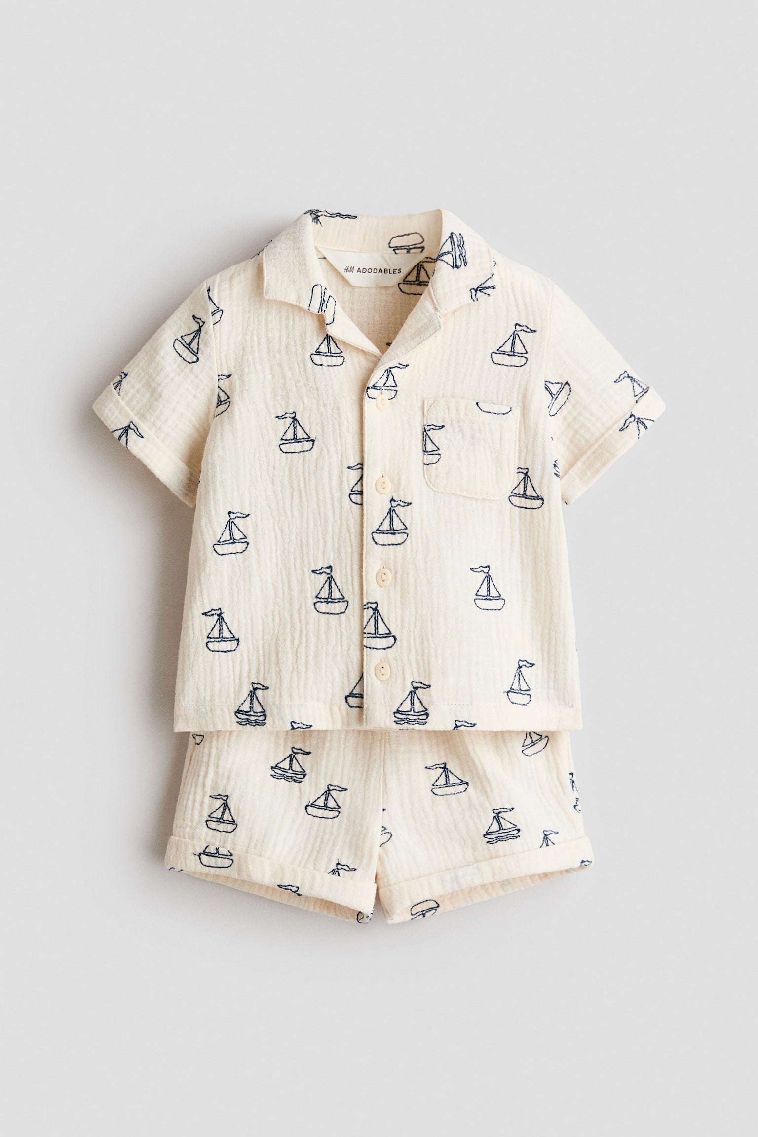 Tweedelige katoenen set - Overhemd en short - Lichtbeige/zeilboten