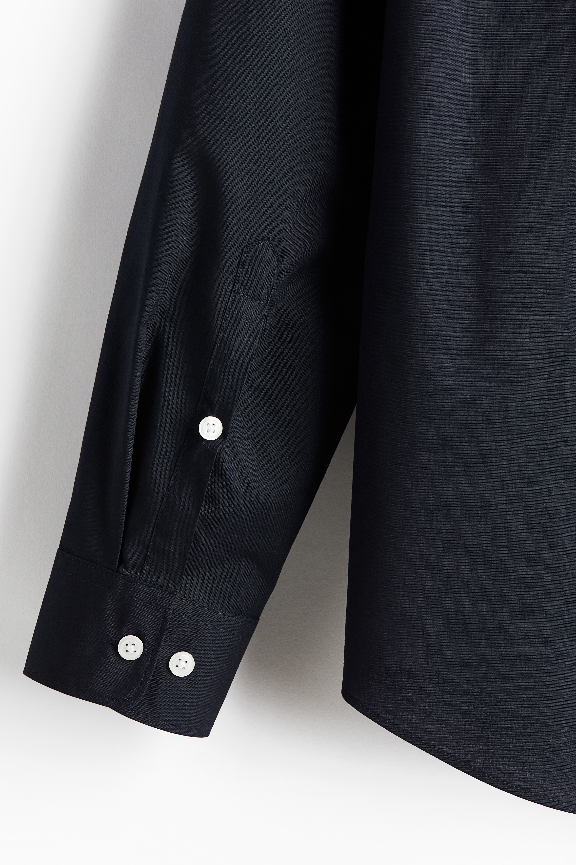 Chemise H&M Bleu Foncé Easy Iron Coupe Slim Taille L (42 Pouces) - Occasion Très Bon état