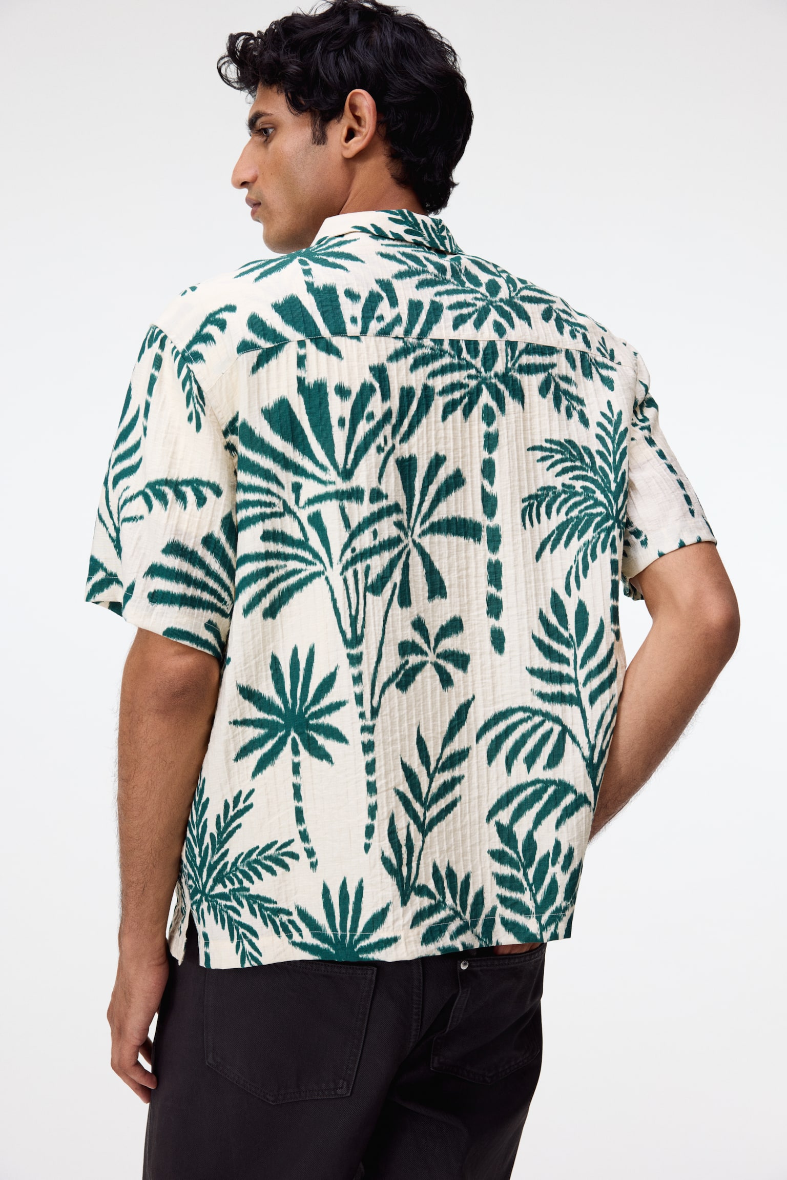 Camisa resort texturizada Regular Fit - Blanco/Flores verdes/Blanco/Rojo floreado/Azul marino/Floreado - 4