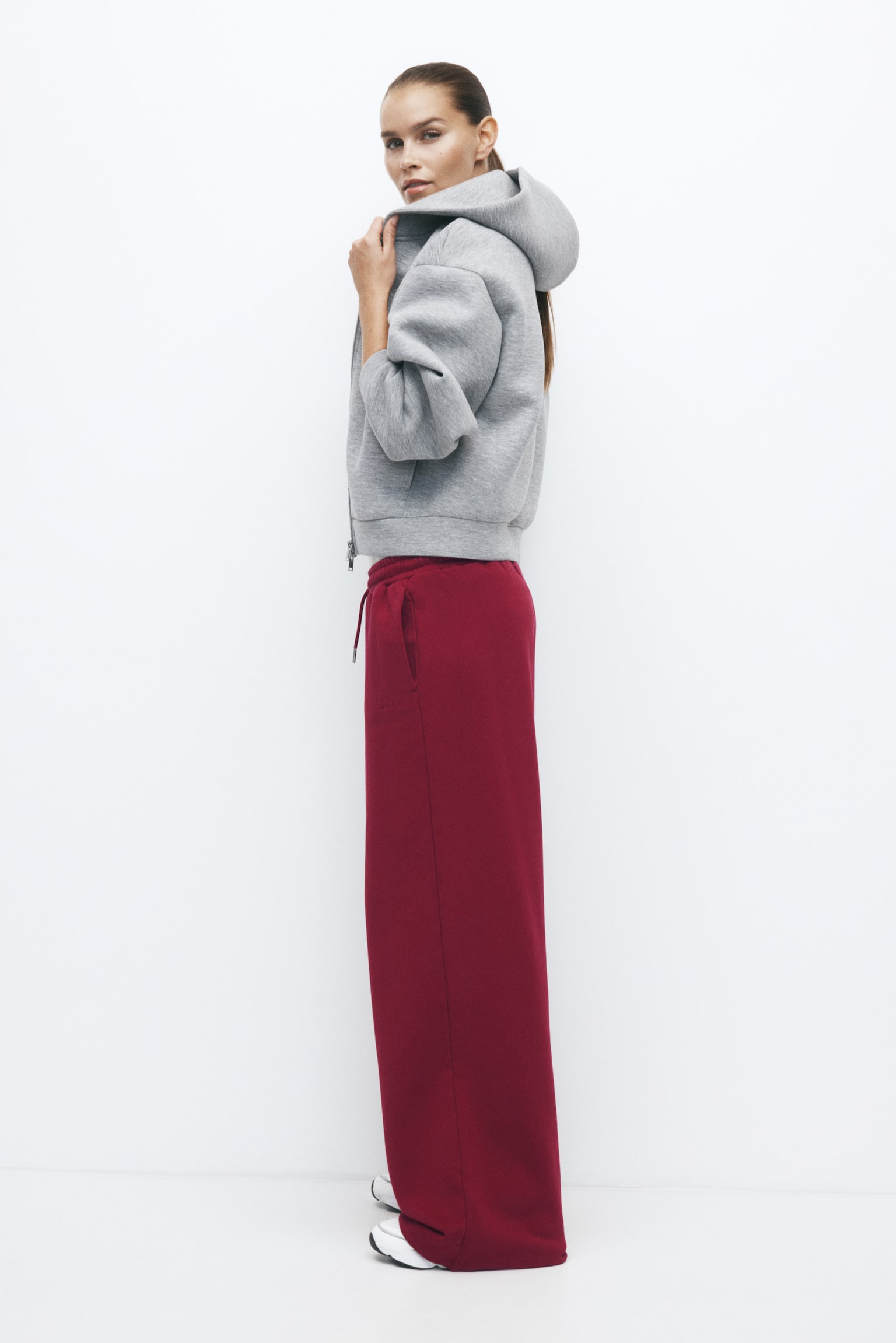 Женские брюки H&M Move Oversized Sports Joggers, цвет: Dark Pomegranate — фото 4