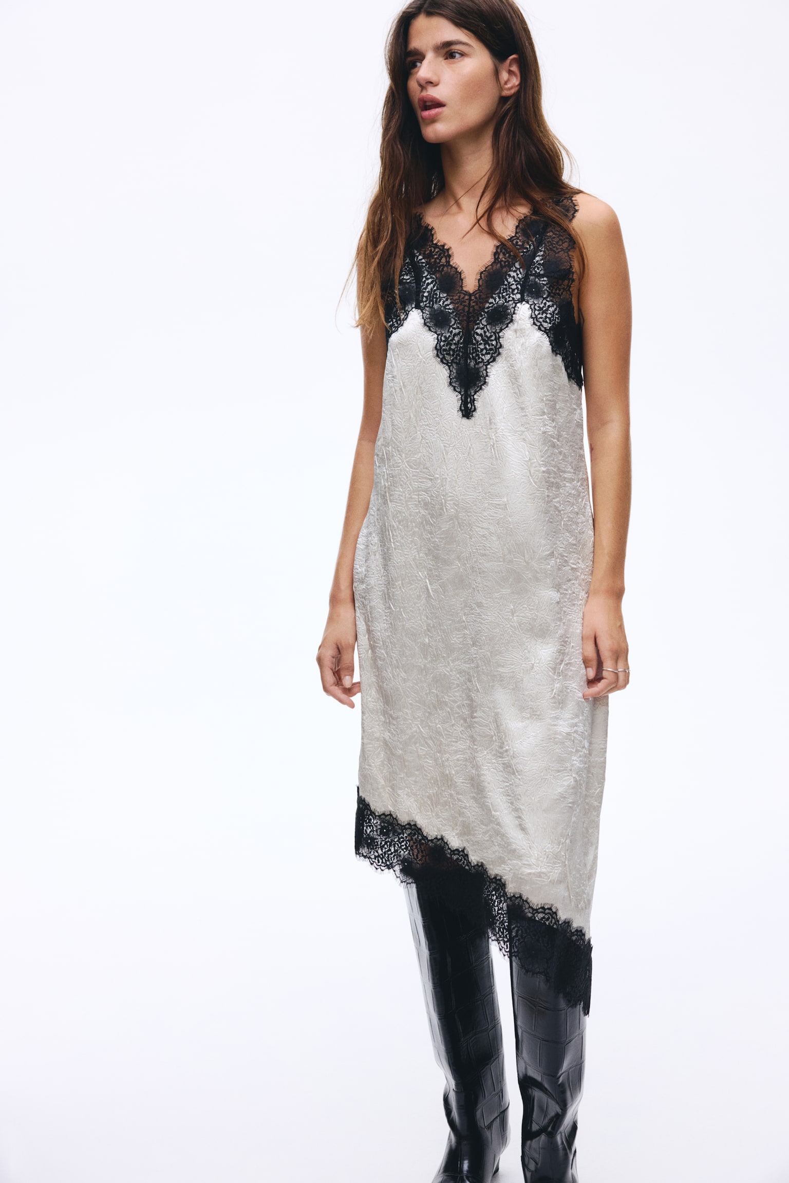 Φόρεμα με χαλαρή εφαρμογή και δαντέλα - Λευκό/μαύρο - 3