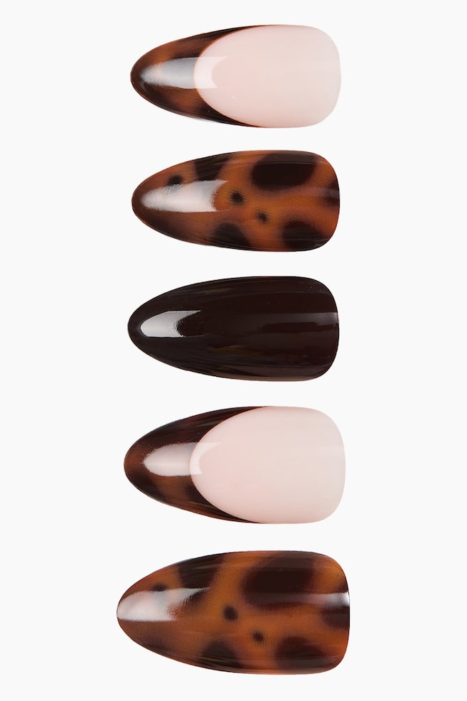 Nasazovací nehty - Almong Long Quite Wild/Oval Long Bordeaux Blush/Almond Long Rouge Glow/Almond Long Ruby Tips/Almond Long Golden Tips/Almond Medium French Tips/Almond Long Twinkle Time/Almond Medium Sparkle & Treats/Almond Long Cosmic Spark/Almond Long Classic Crystal/Square Short French Mani/Oval Short Mocha Dots/Almond Medium Sugar Glaze/Almond Long Luminous Blush - 1