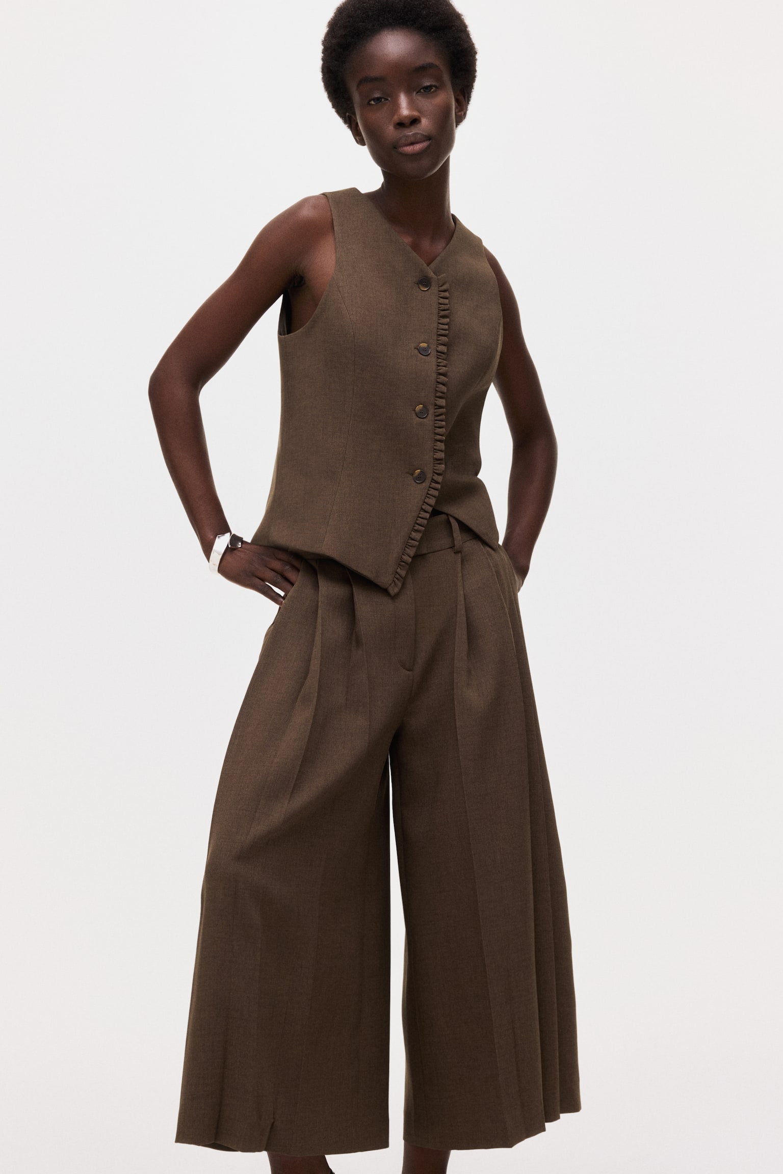 Široke kilote sa faltama - Tamnosmeđa - 7