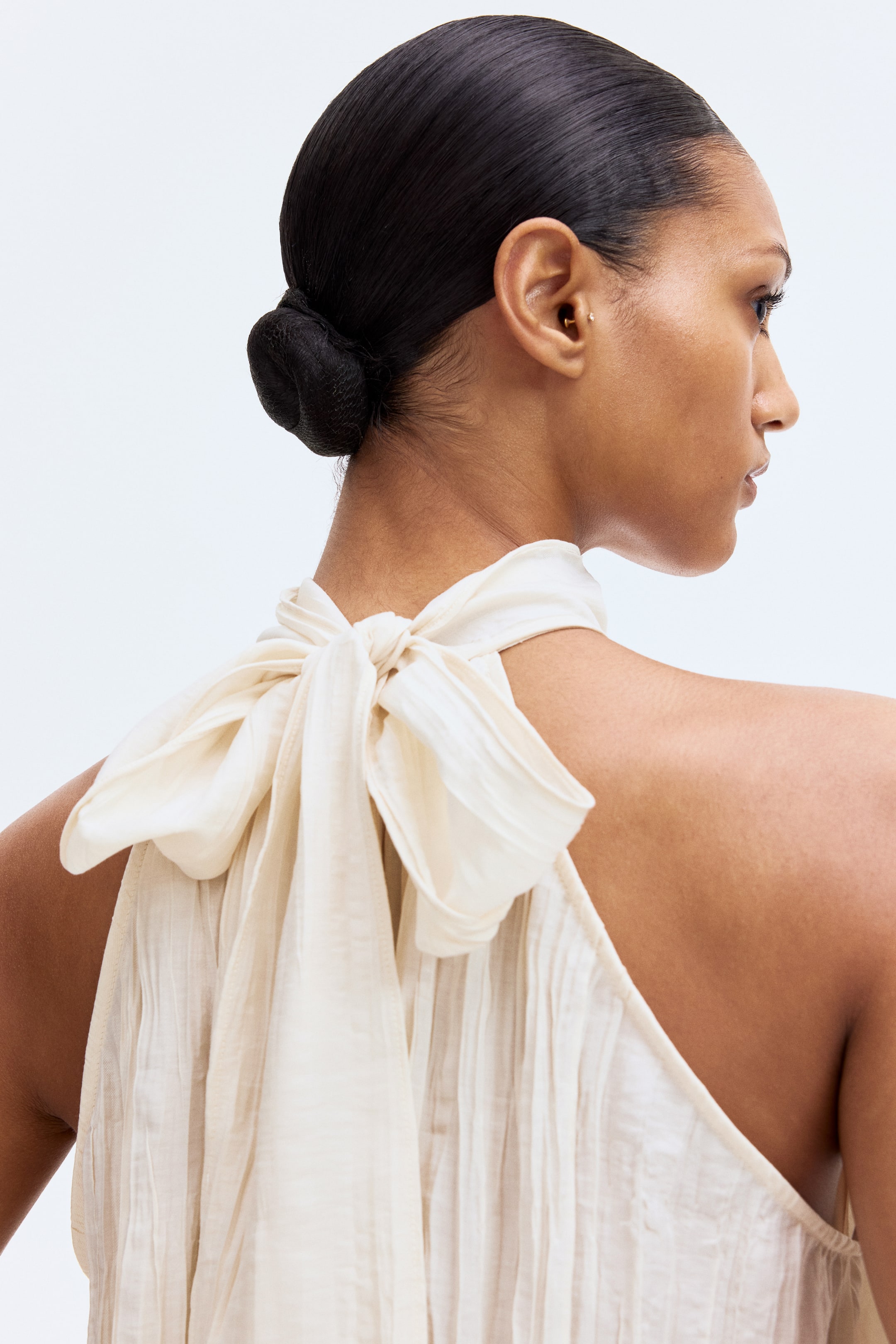 View larger image: Tie-neck top - Light beige - Ladies | H&M IN 3