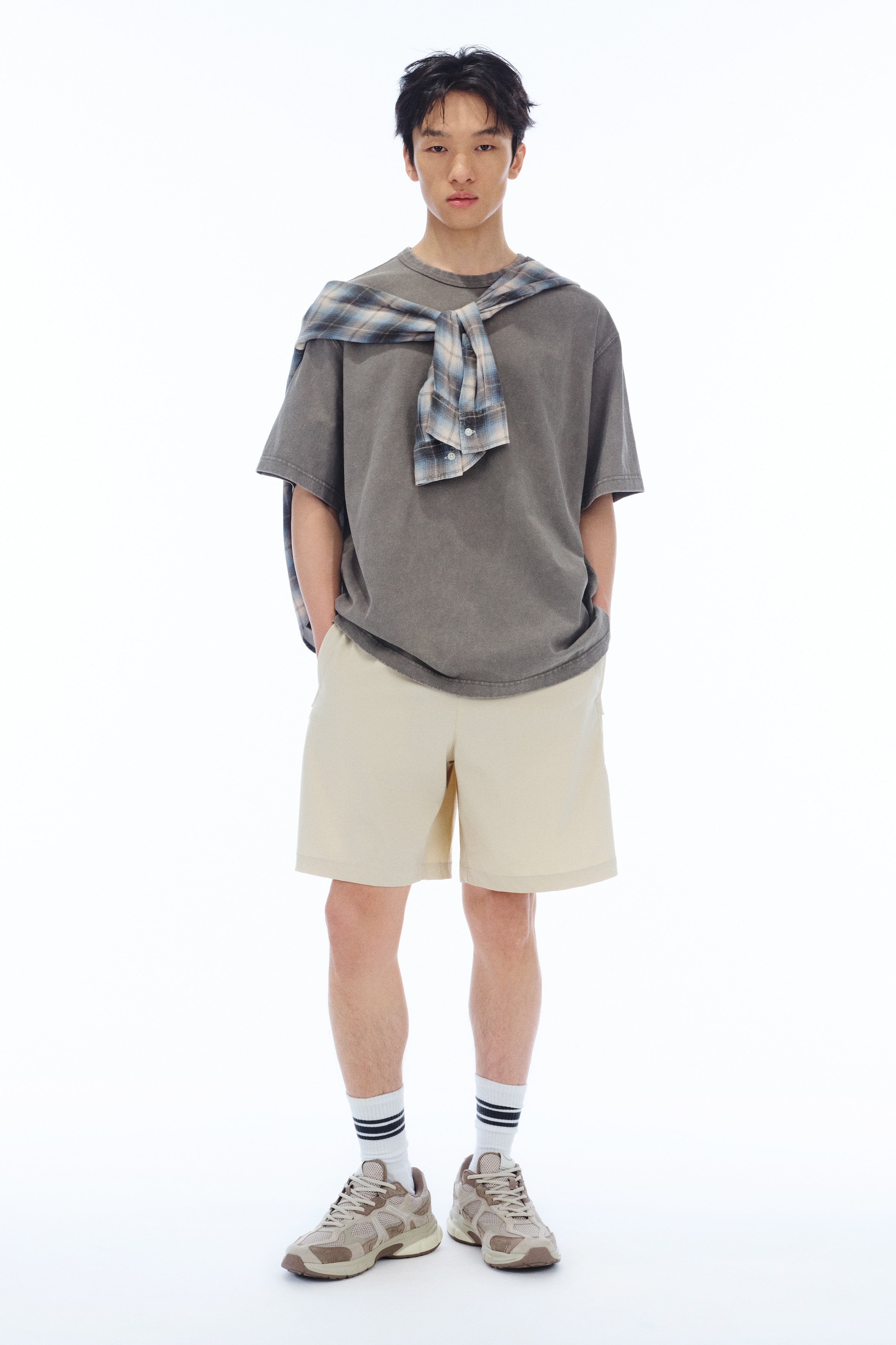 Men's Light beige Loose Fit Nylon shorts | H&M MY