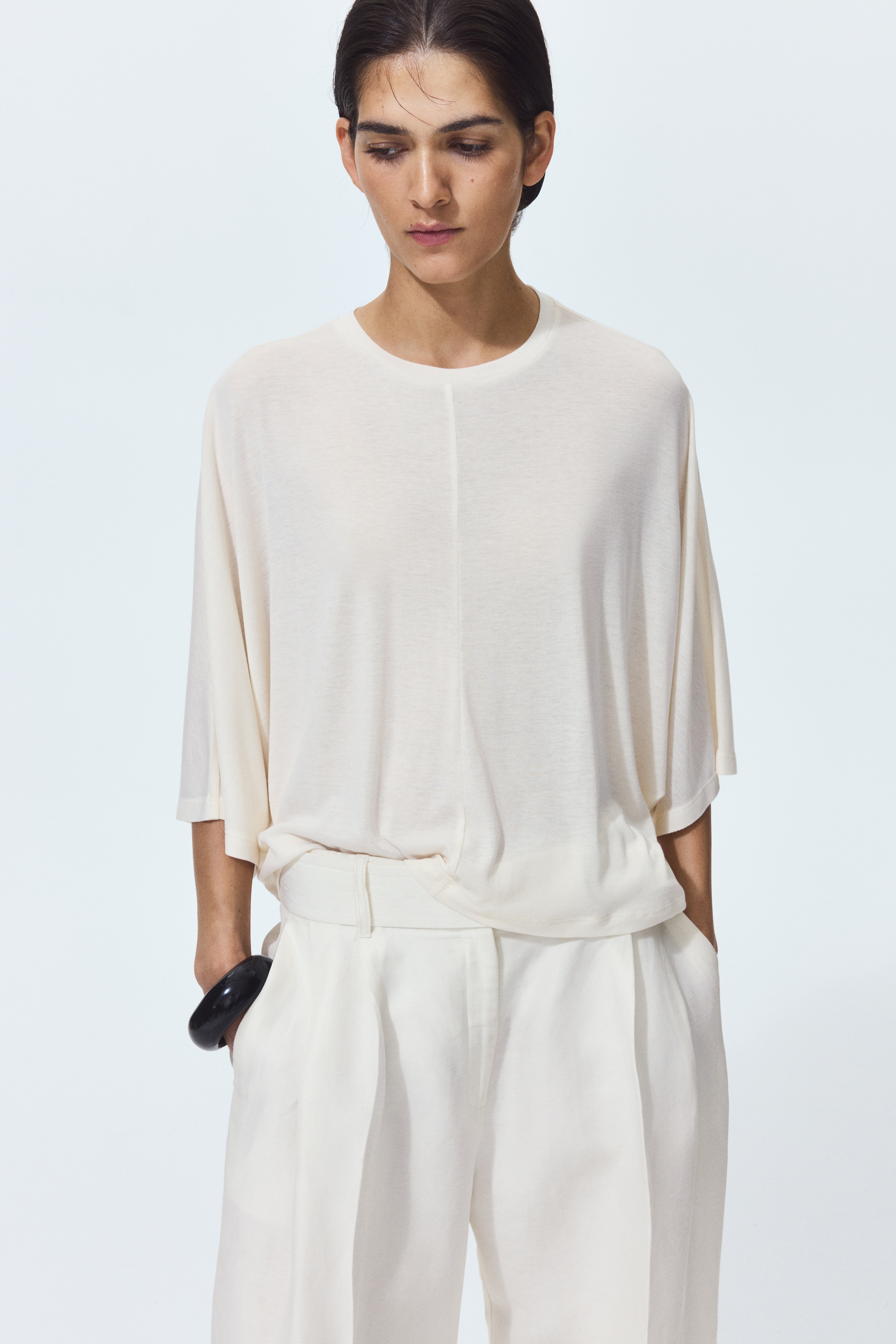 Batwing-Sleeved T-Shirt thumbnail 4