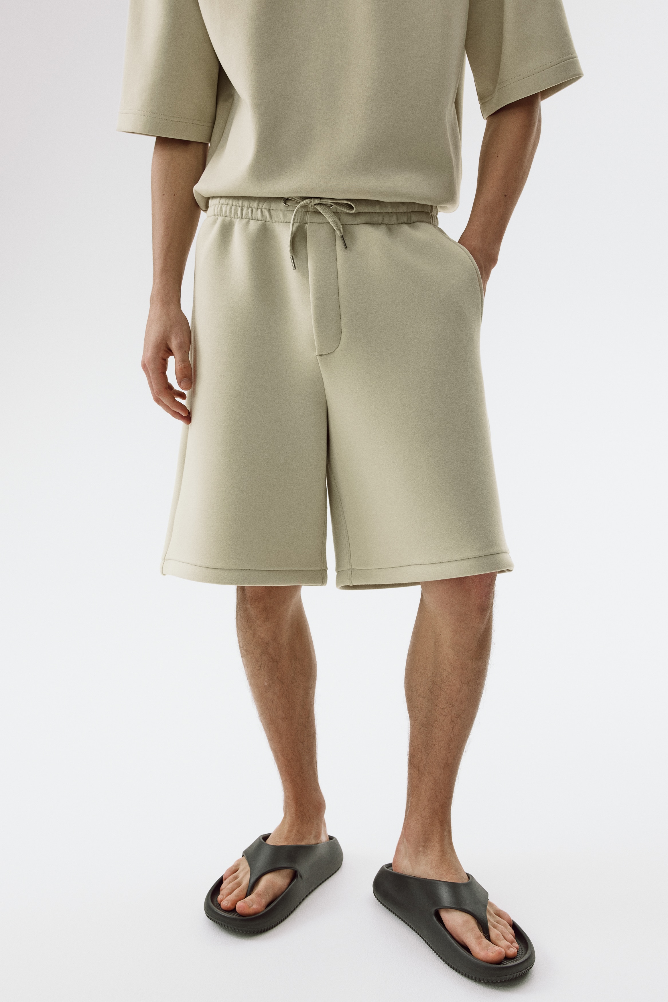 Men's Light dusty green Relaxed-Fit Scuba Shorts | H&M US