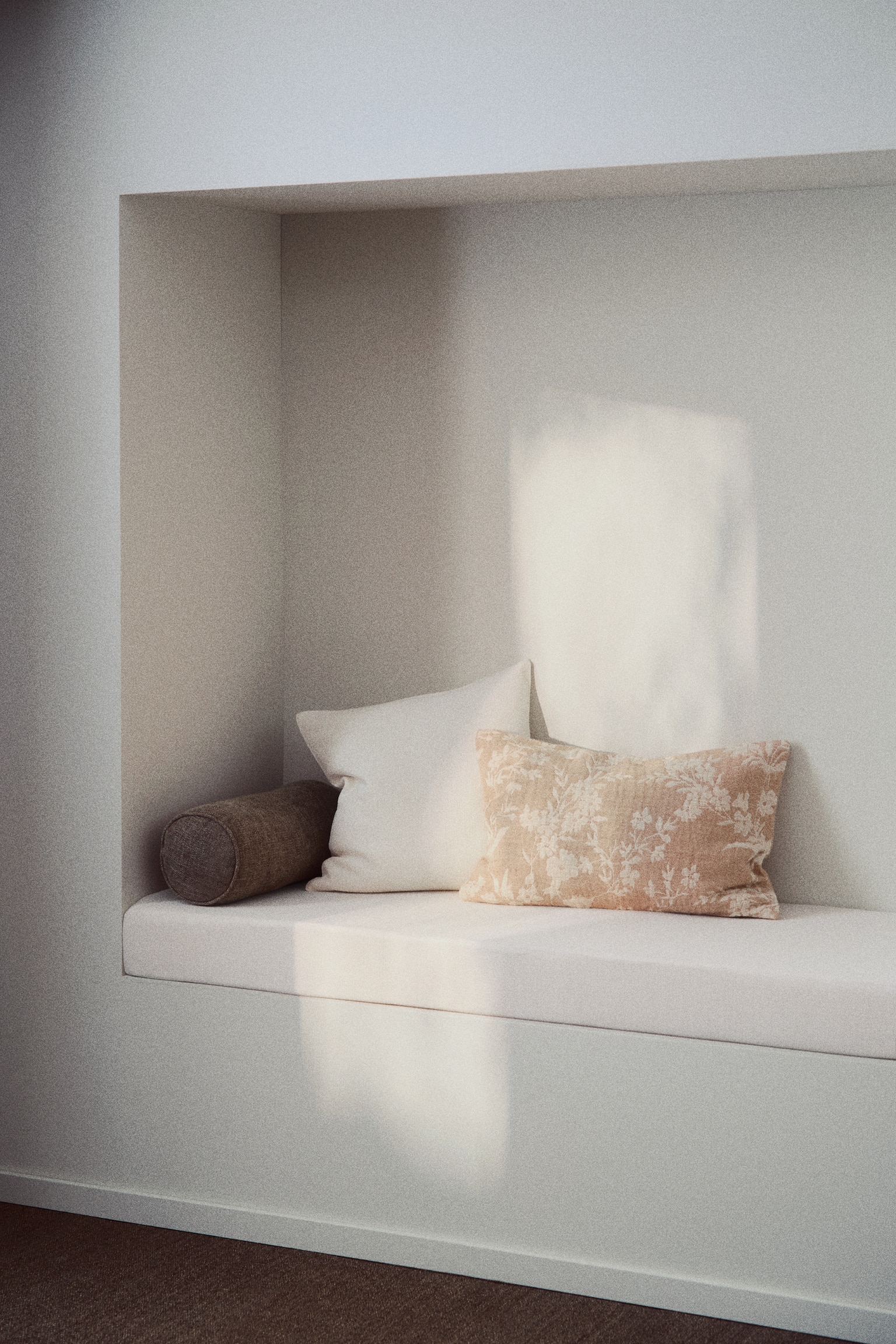 Linen-Blend Cushion Cover - Natural white/Light dusty beige - 1