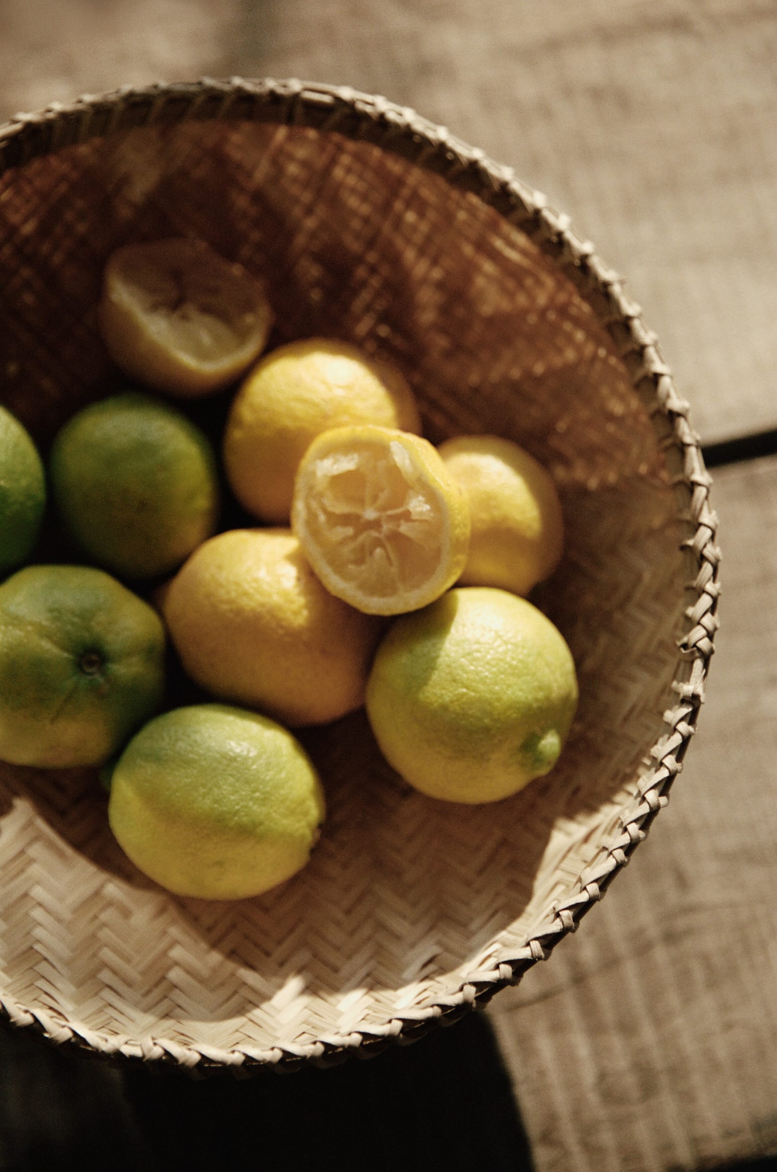 קערת הגשה מבמבוק עם רגל - בז' - 4