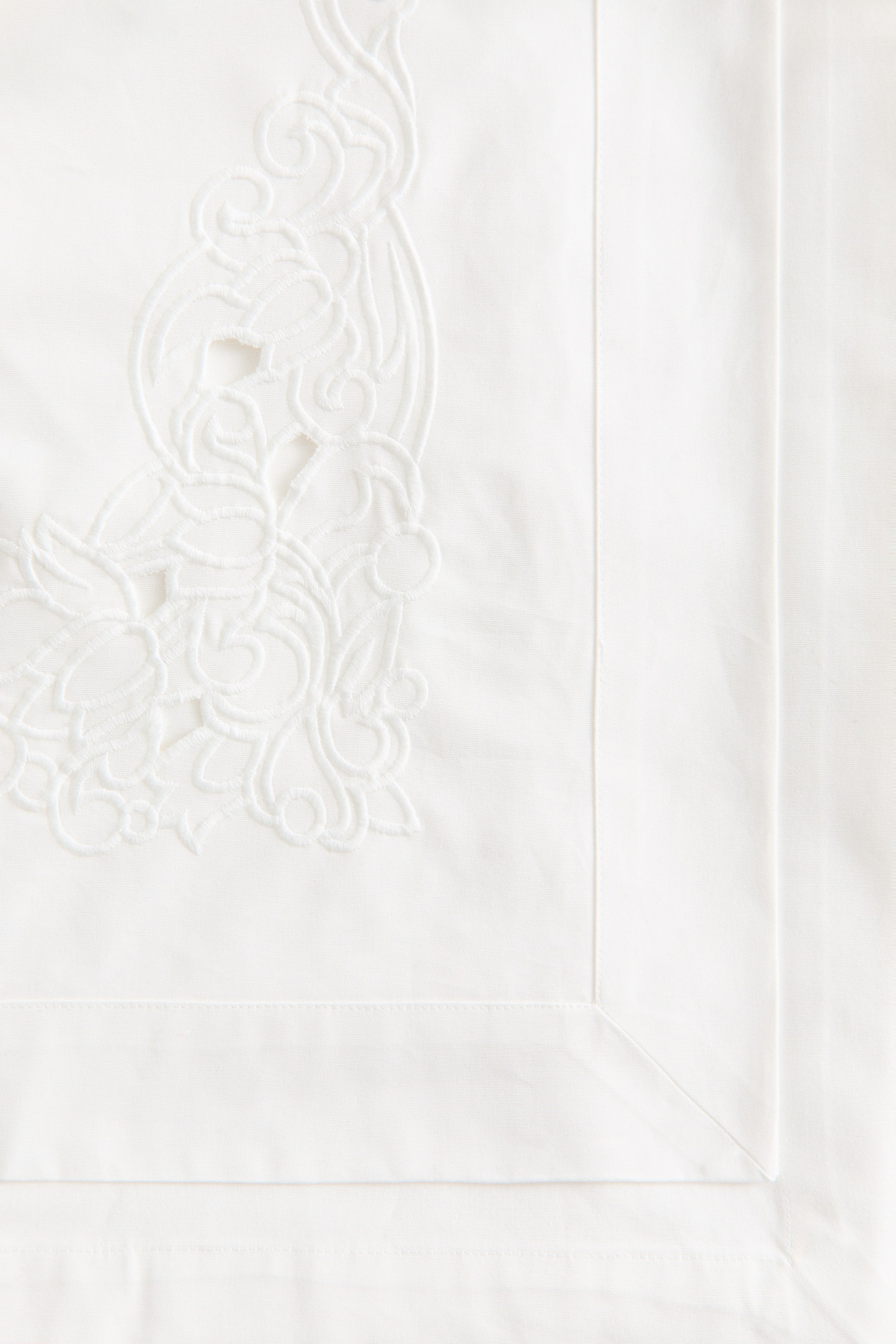 Nappe brodée