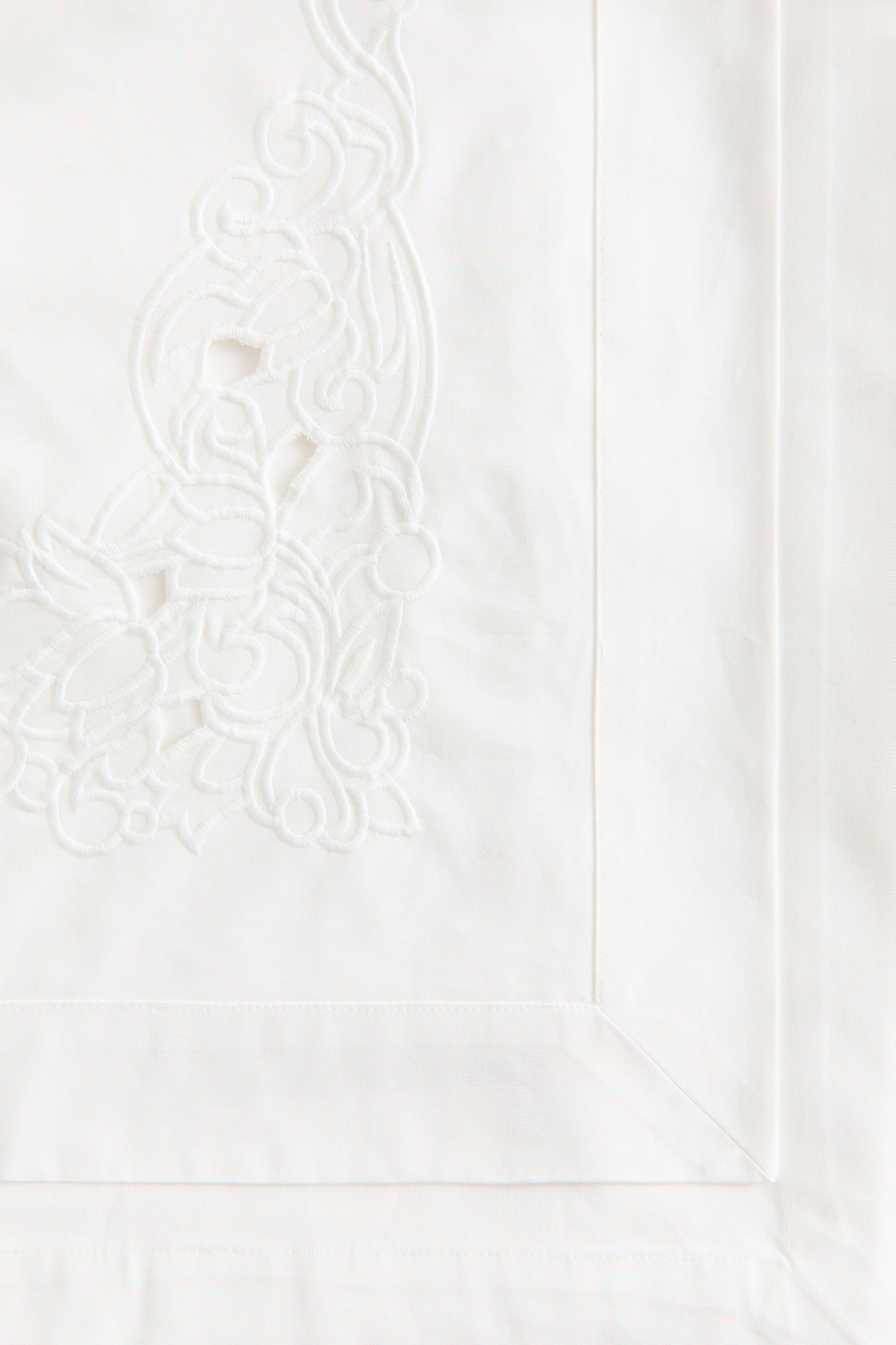 Nappe brodée