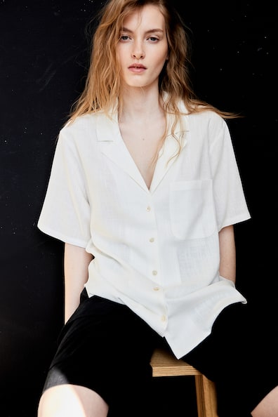 Airy Resort Shirt - Short sleeve - Long - Cream - Ladies | H&M US