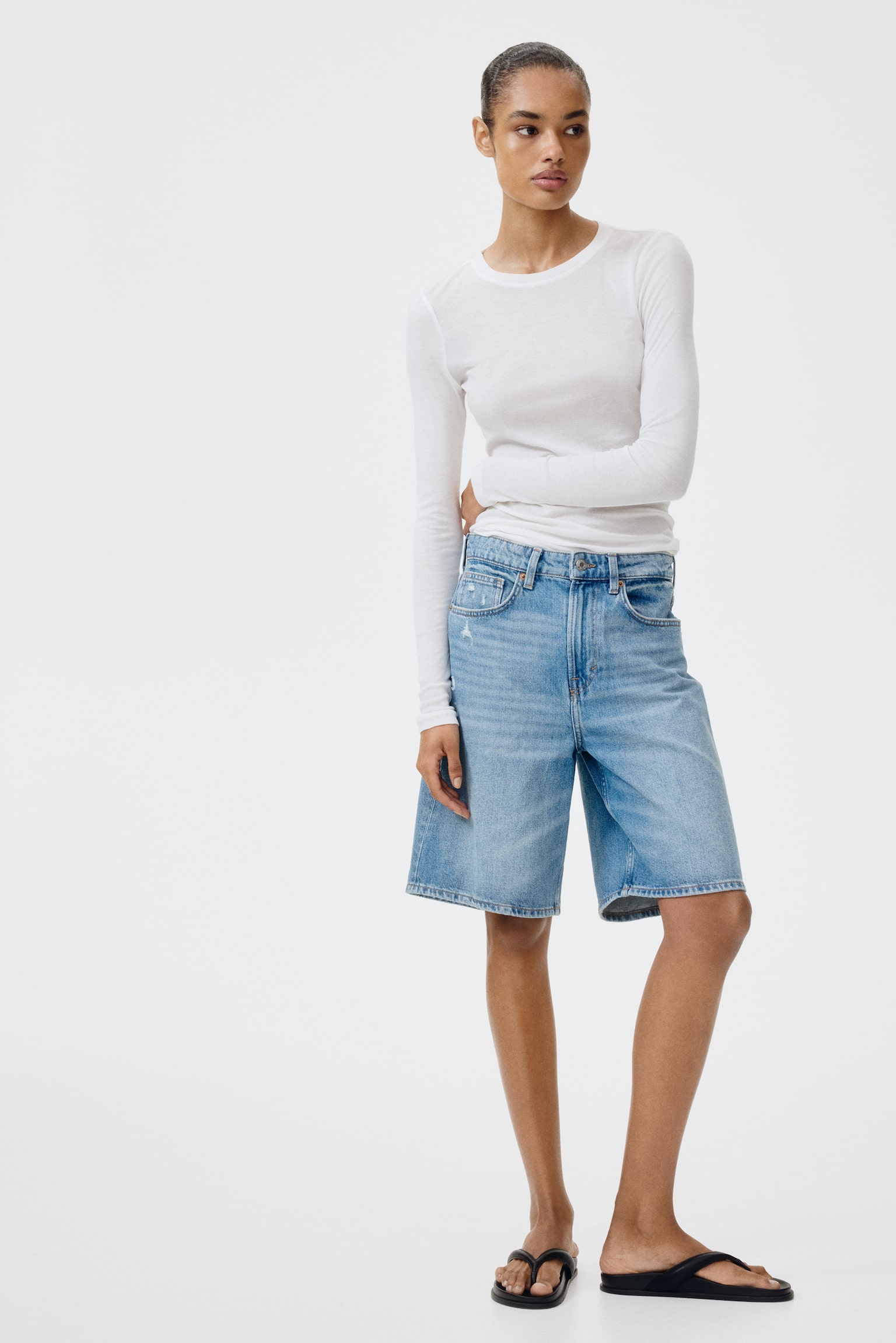 Short Bermuda en denim - Bleu denim clair/Bleu denim foncé/Beige clair/imprimé léopard/Marron foncé/Bleu denim clair/Crème/Bleu denim/Bleu denim/Beige/imprimé léopard/Gris foncé - 1