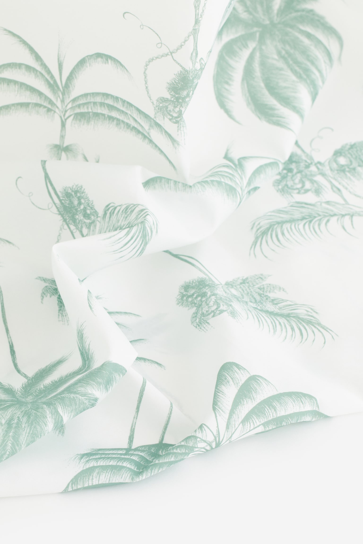 Printed shower curtain - Light green/Palm trees/Rust red/Palm trees - 3