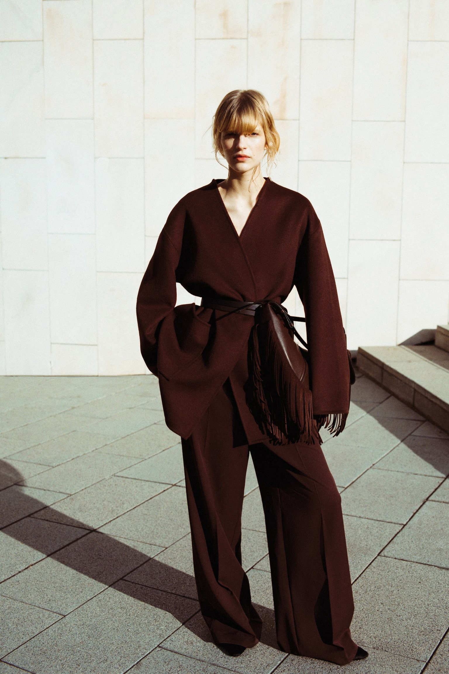 Široke pantalone elegantnog kroja - Tamnosmeđa - 2