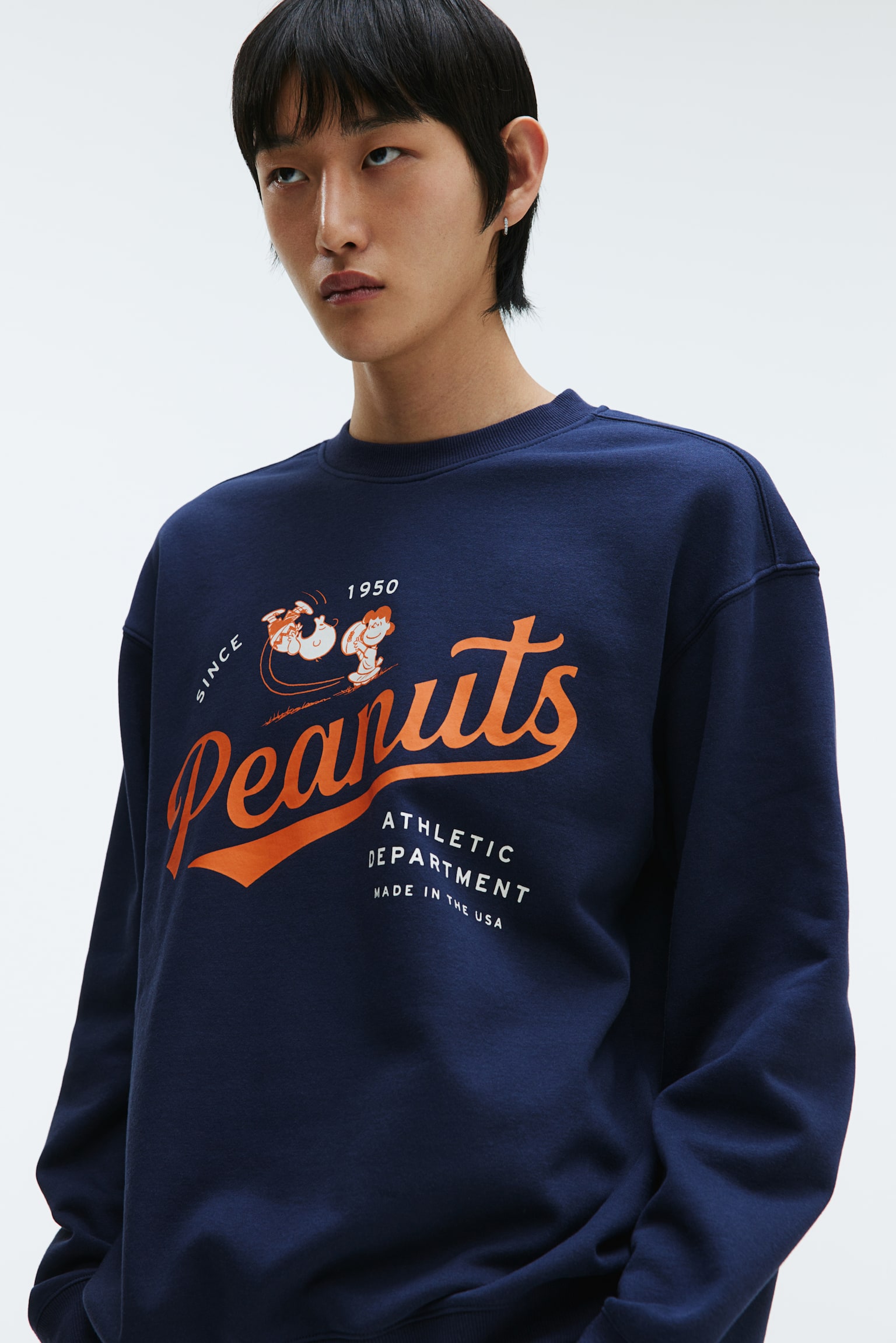 Loose Fit Sweater - Navy blue/Snoopy/Black/Discovery Channel/Cream/The Notorious B.I.G./Black/Aaliyah/Brown/Pokémon/White/Keith Haring/Grey marle/Mickey Mouse/White/South Park/Black/Scarface - 1