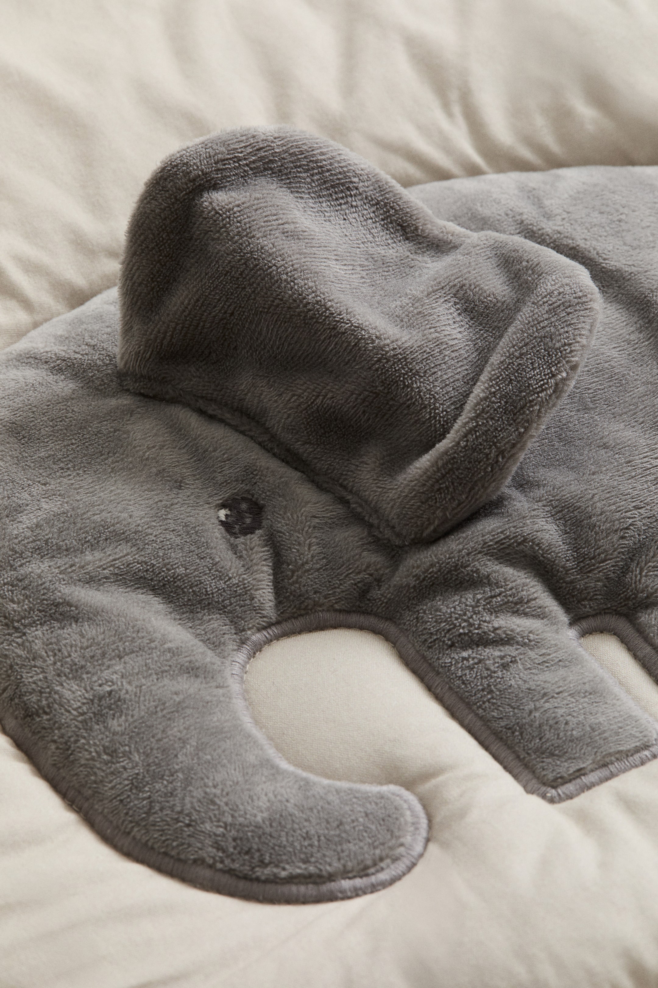 View larger image: Cotton Baby Mat - Light beige/animals - Home All | H&M CA 4