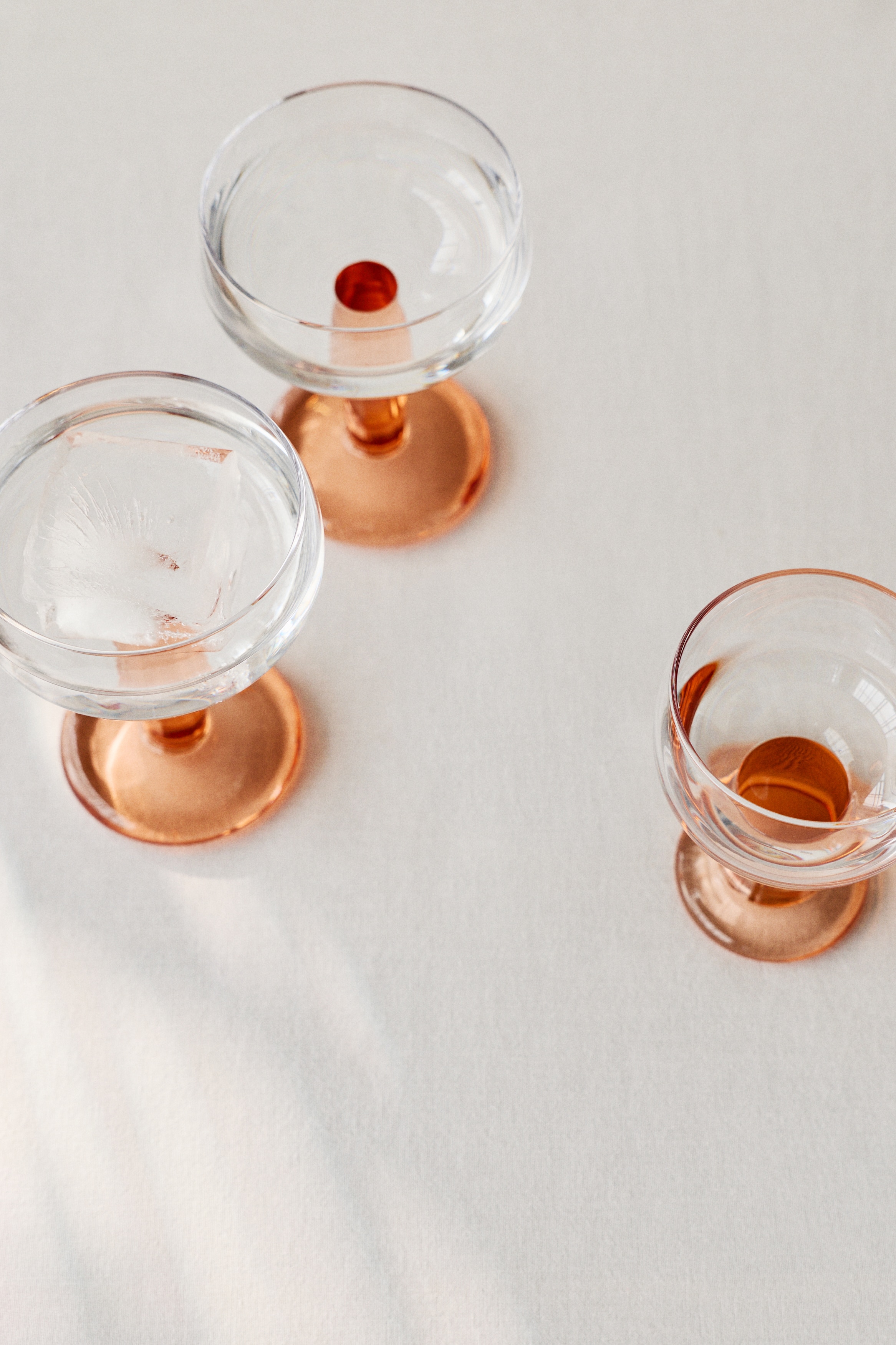 2-pack mouth-blown coupe glasses - Light pink/Transparent/Olive green/Transparent