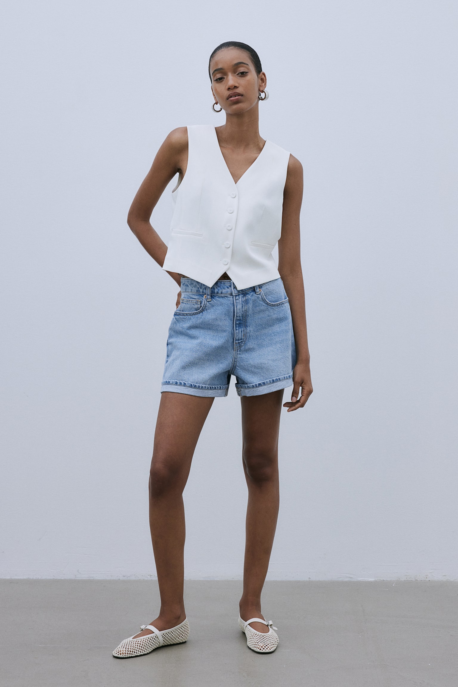 High-waisted denim shorts - Light denim blue/Dark grey/Denim blue - 5