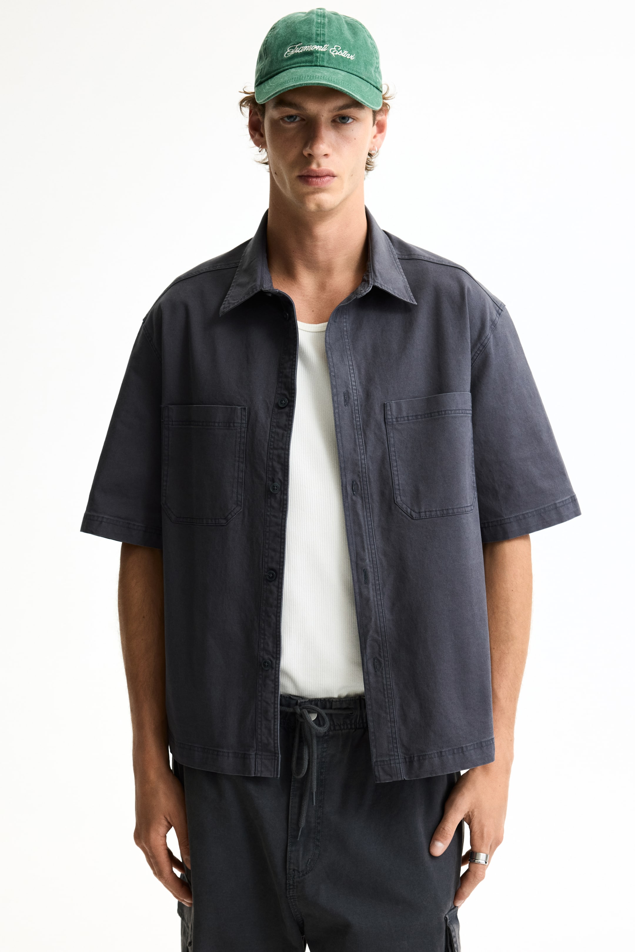 Мужские рубашки H&M Relaxed-Fit Short-Sleeved Cotton Shirt — фото 7