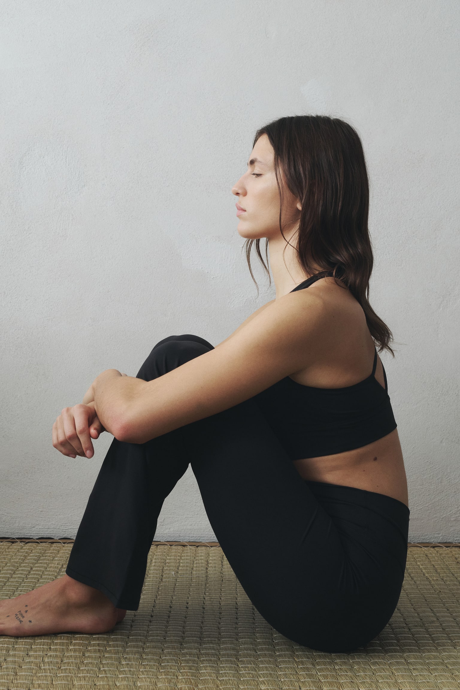 Flared Yoga leggings with SoftMove™ - Black/Dark grey/Dusty pink/Peachy beige - 6