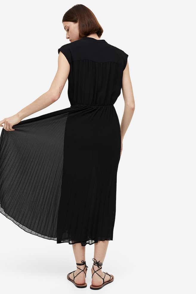 Pleated chiffon dress - Black - 6