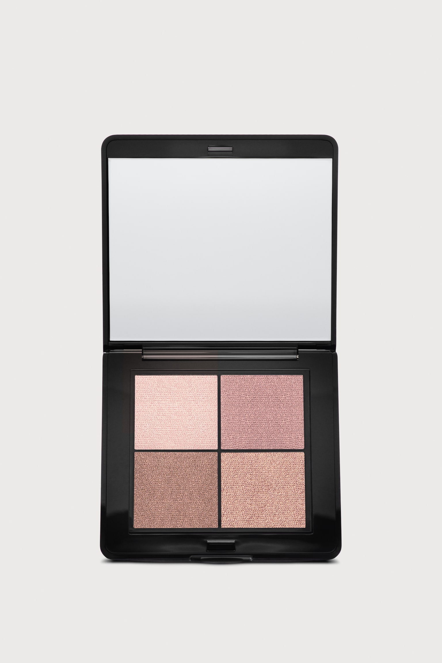 Eye shadow quad - Dreams come Ecru/Feeling Peach/Rock Me/Box of Chocs/Nice Mauves/Earthly Desires/Heart and Soul - 1