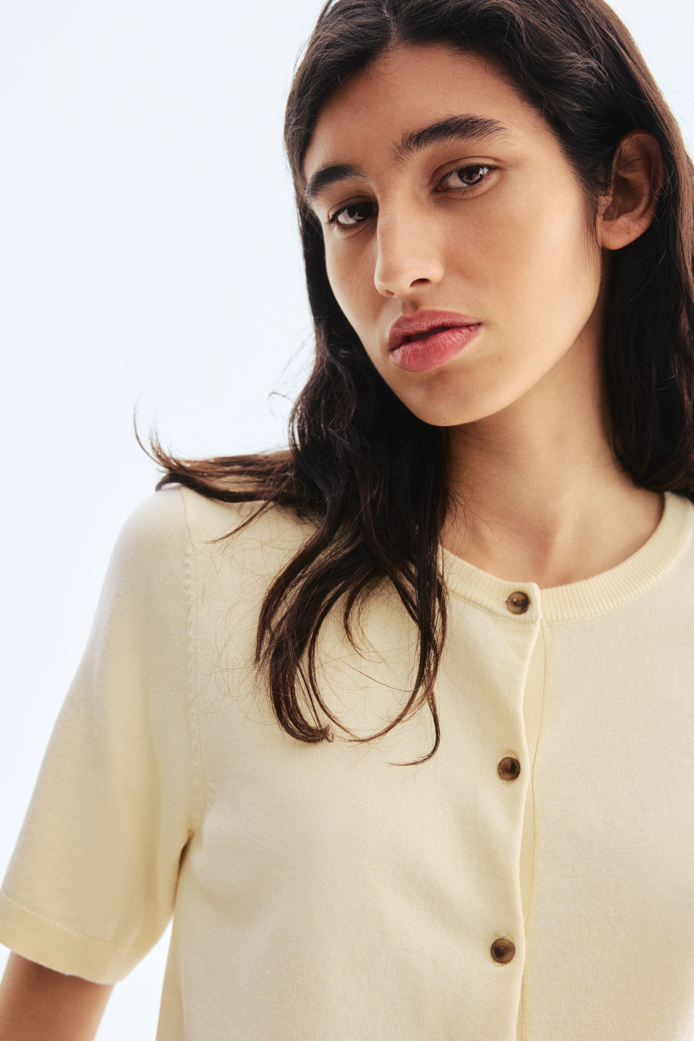 Short-sleeved cardigan